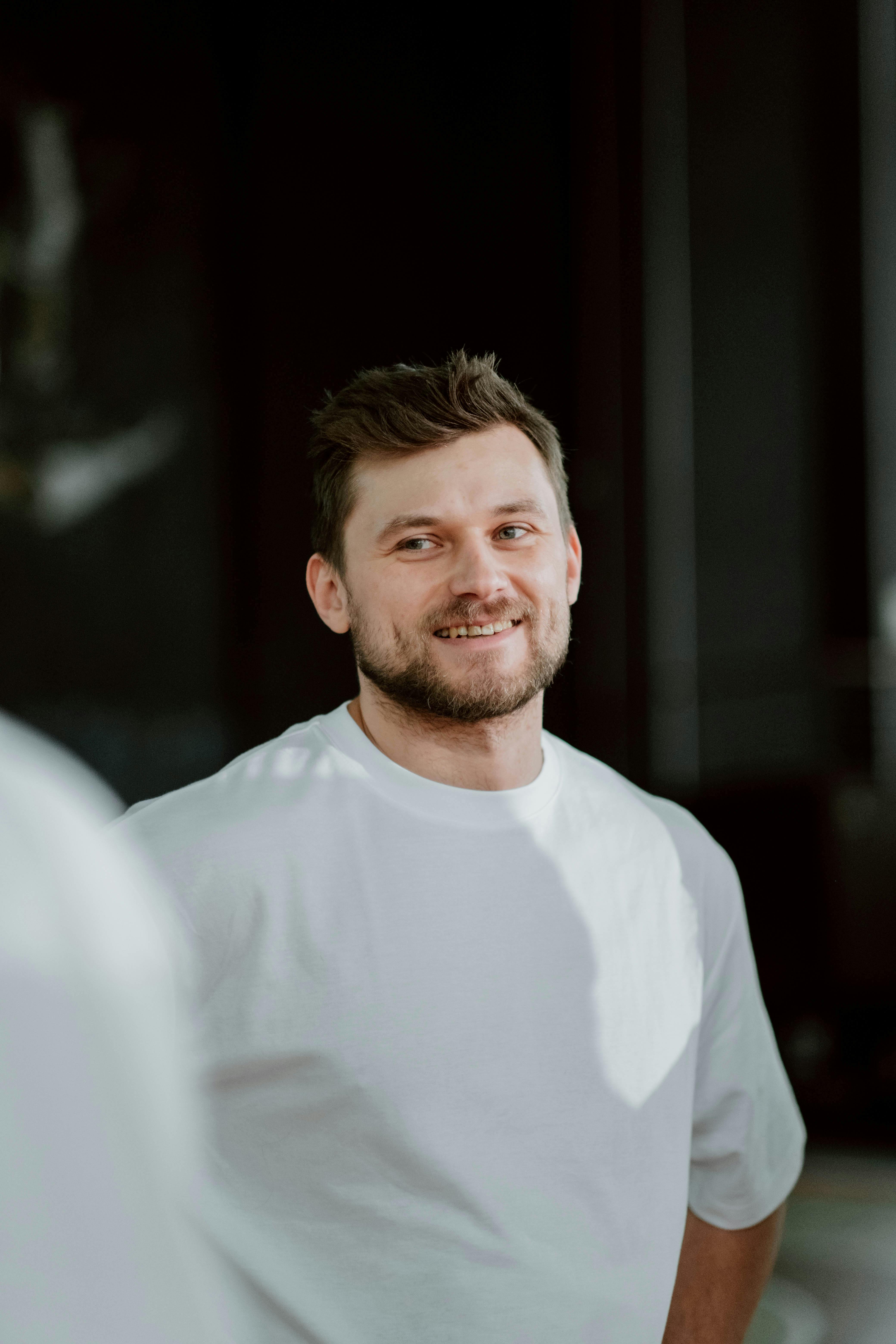 A man smiling | Source: Pexels