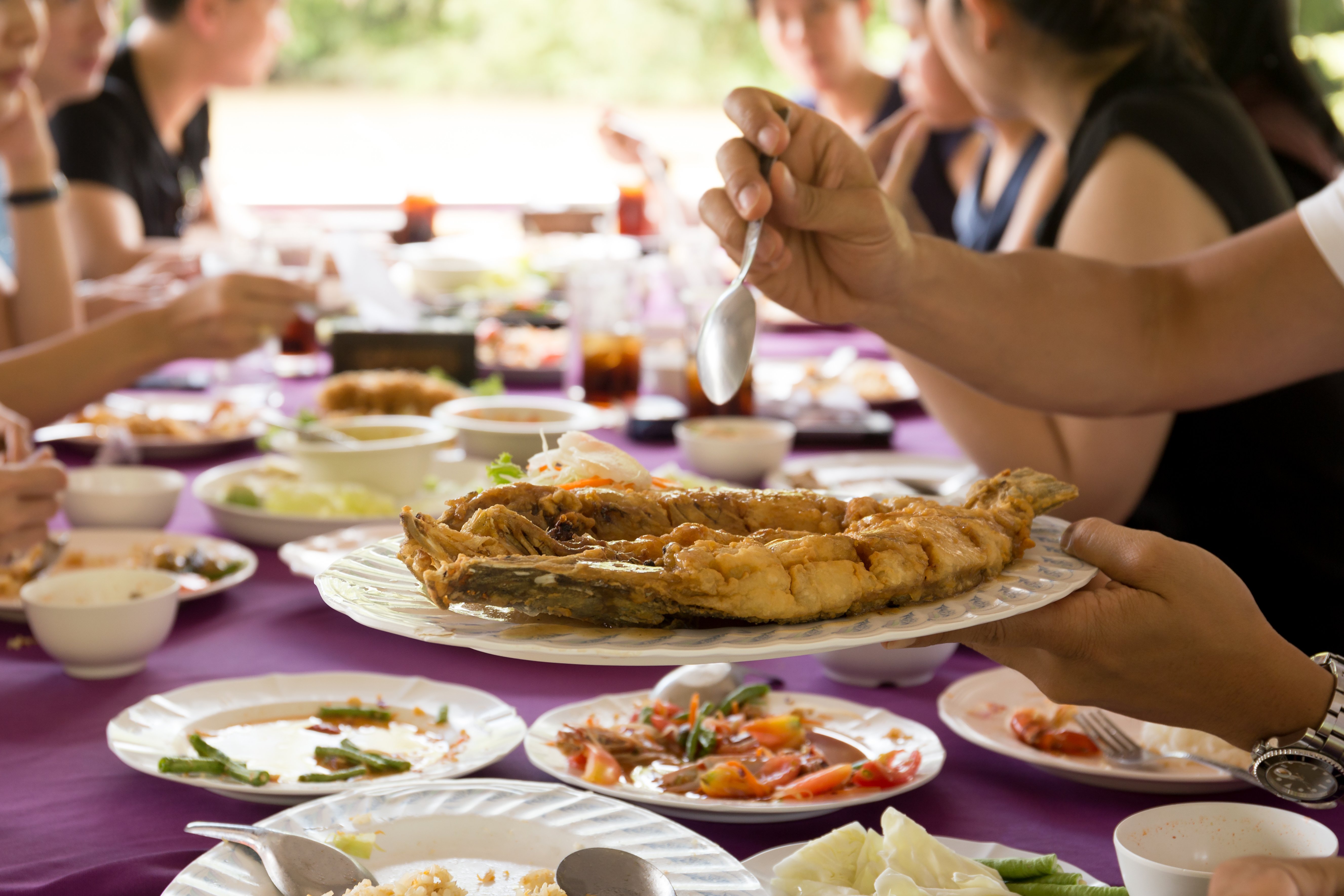Gran comida familiar. | Foto: Shutterstock
