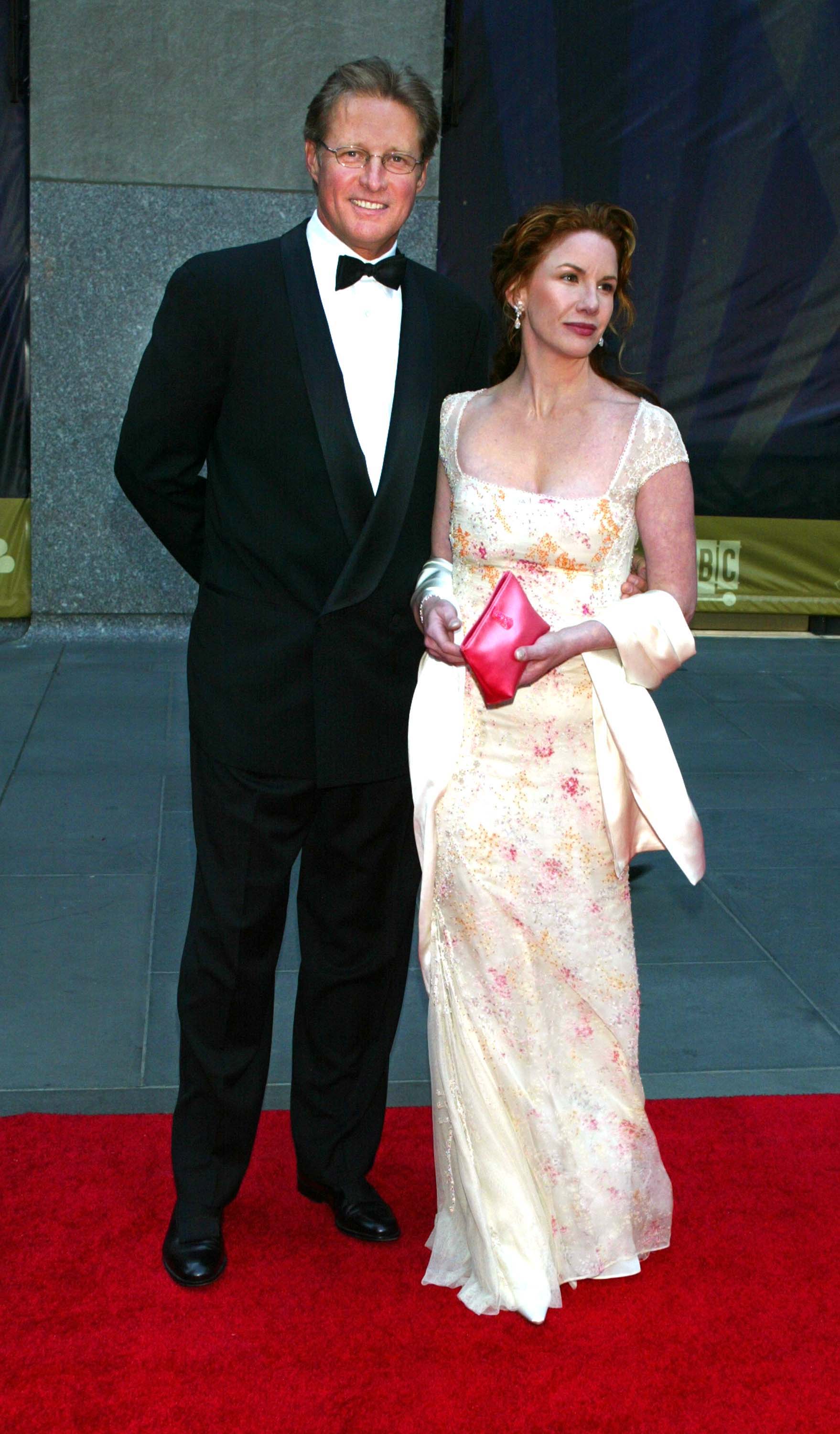 Bruce Boxleitner und Melissa Gilbert während der Feier zum 75-jährigen Jubiläum von NBC auf dem Rockefeller Plaza in New York, New York, Vereinigte Staaten von Amerika. | Quelle: Getty Images