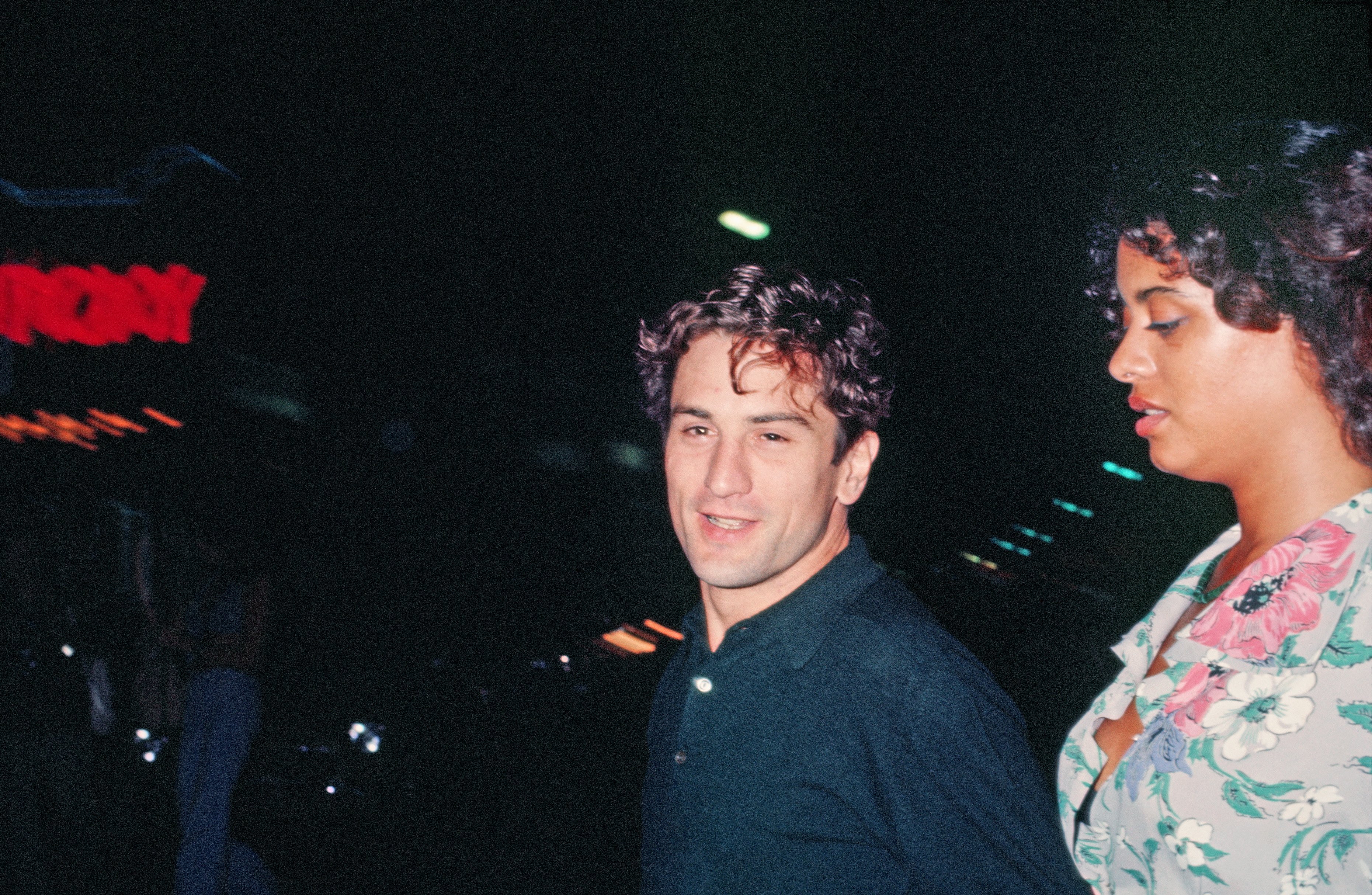Robert De Niro and Diahnne Abbott spotted at the Roxy Theater in the mid-1970s in Los Angeles, California. / Source: Getty Images