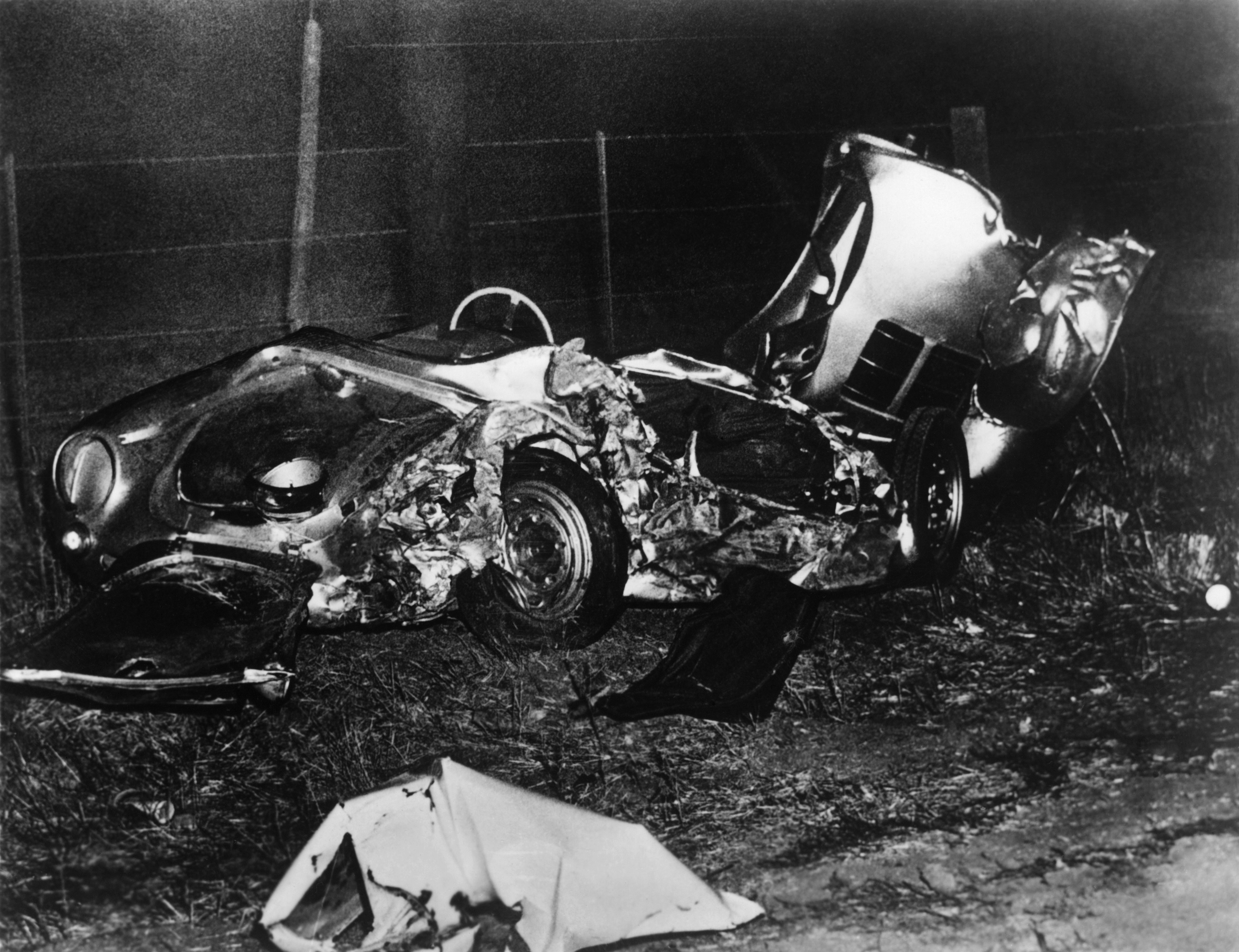 The mangled wreck of James Dean's Porsche 550 Spyder after his fatal crash on September 30, 1955 near Cholame, California | Source: Getty Images