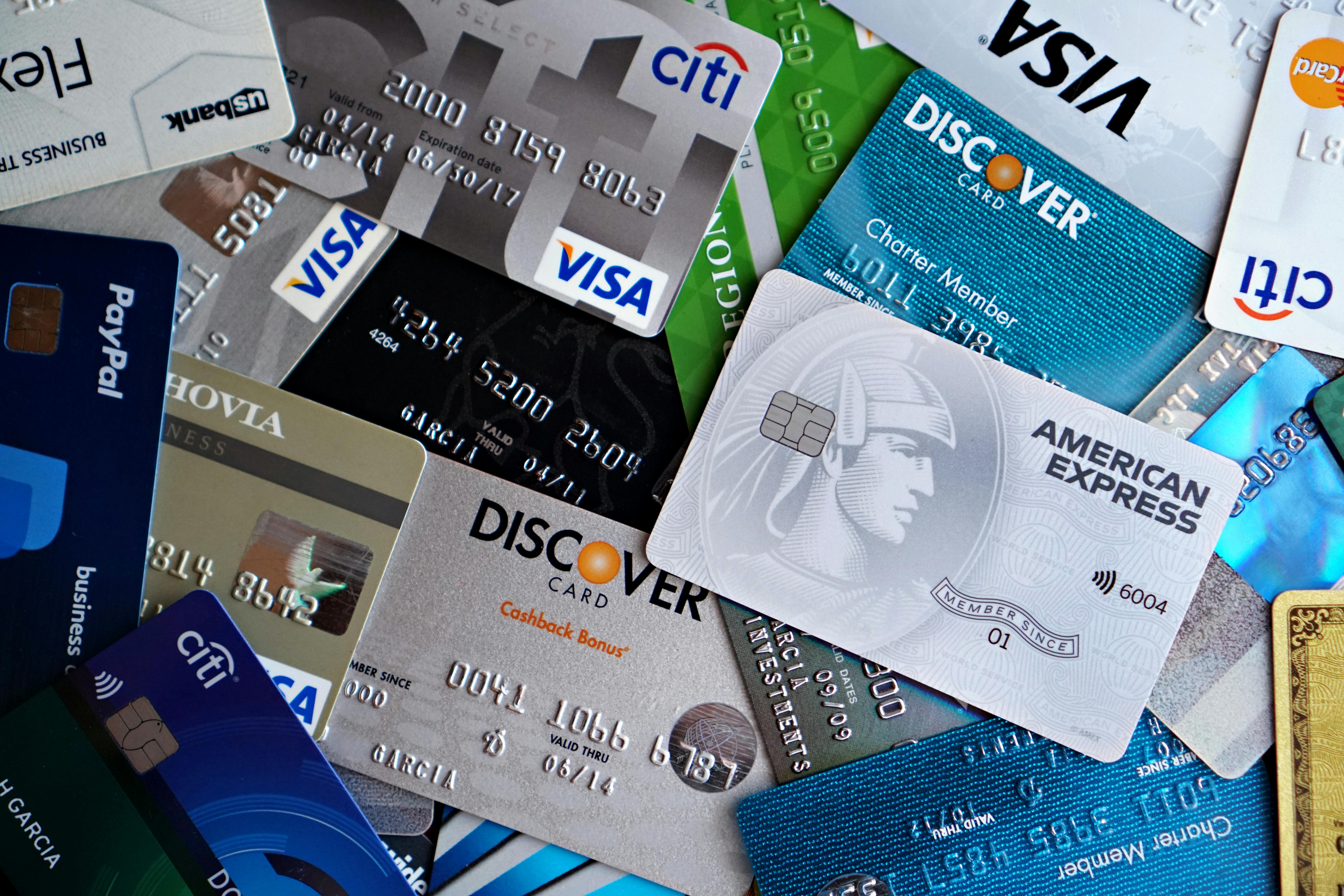 A stack of credit cards | Source: Pexels