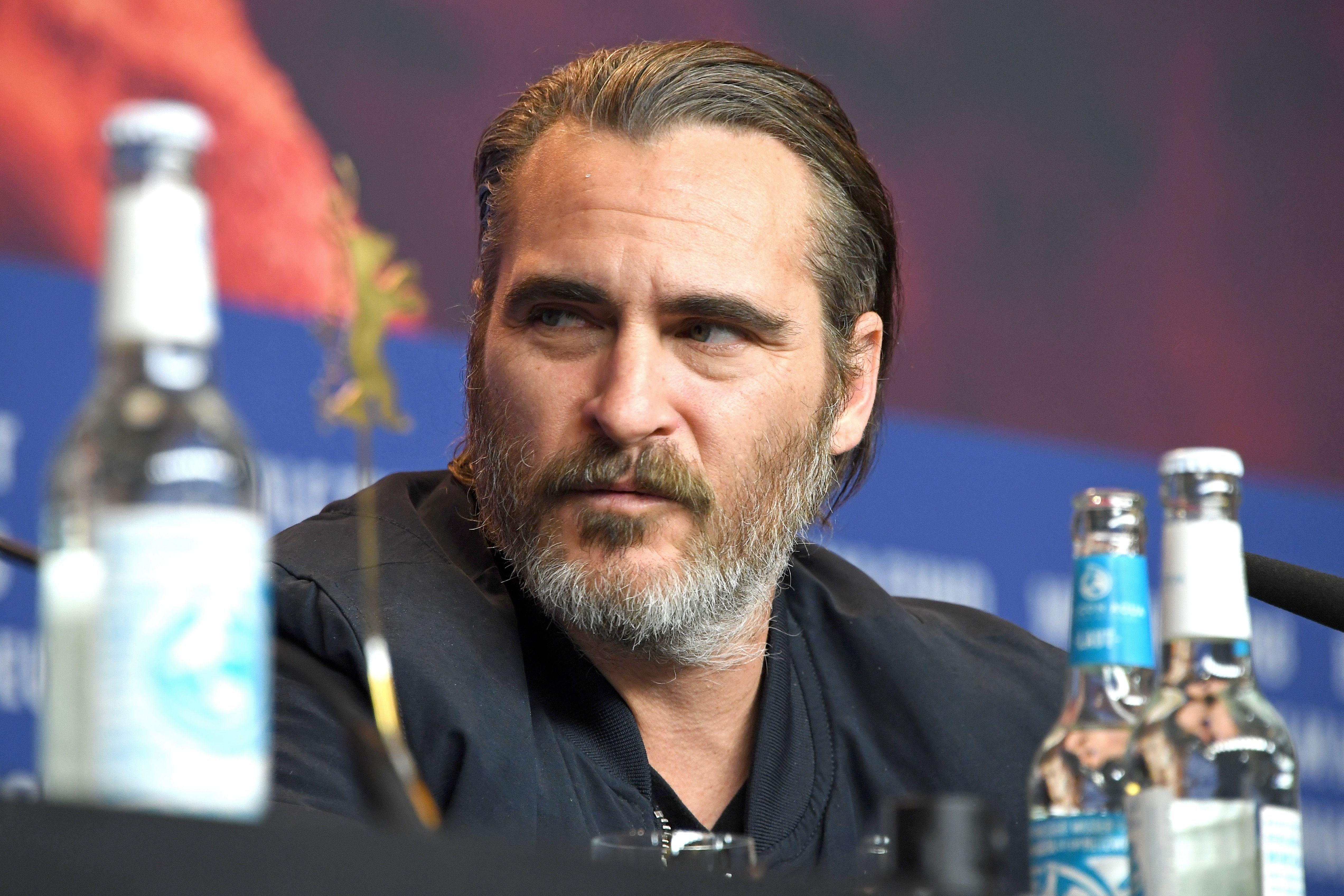 BERLIN, GERMANY - FEBRUARY 20: Joaquin Phoenix is seen at the 'Don't Worry, He Won't Get Far on Foot' press conference during the 68th Berlinale International Film Festival Berlin at Grand Hyatt Hotel on February 20, 2018 in Berlin, Germany. | Foto von: Pascal Le Segretain/Getty Images