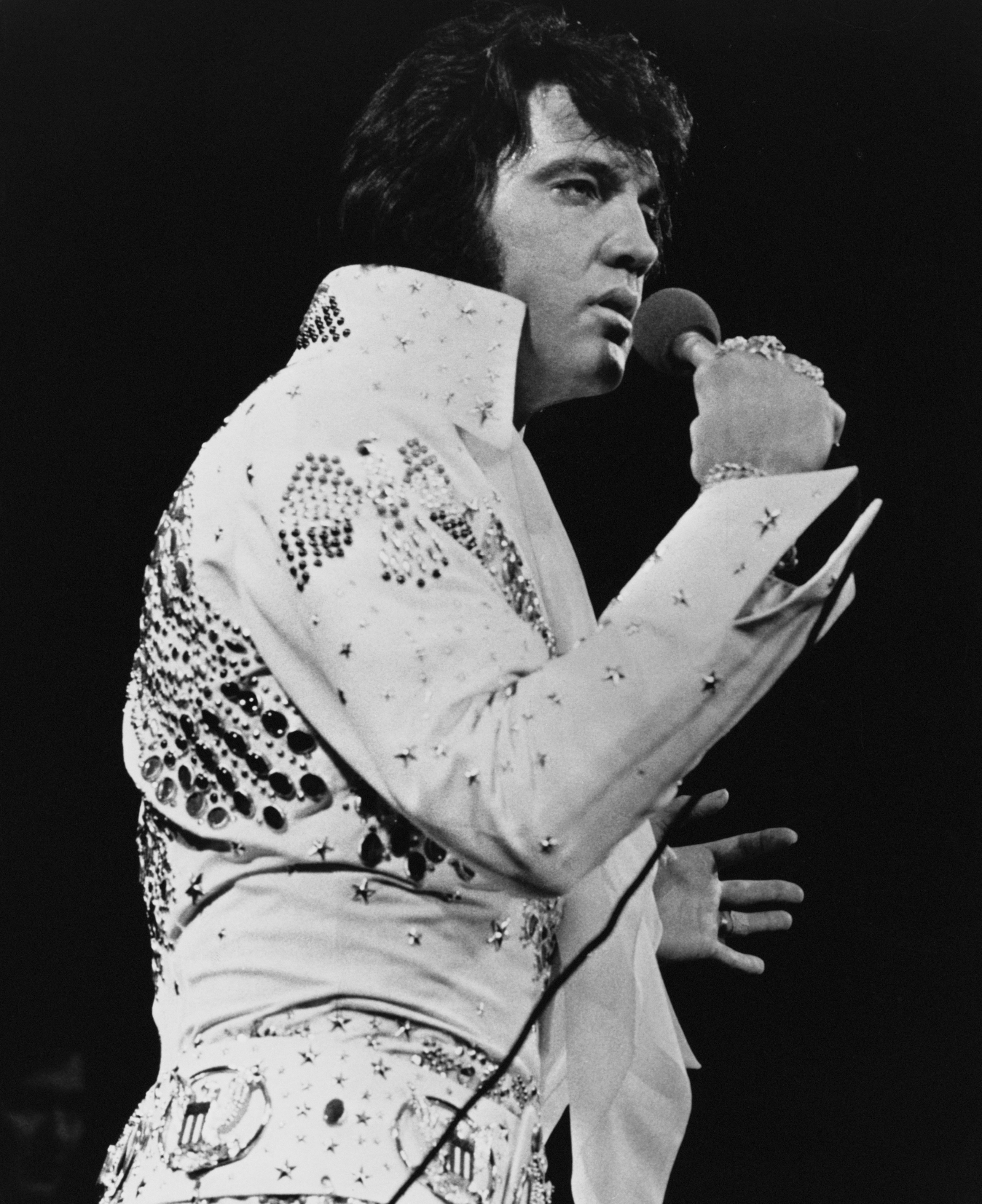 Elvis Presley performing at a concert in Honolulu on January 12, 1973 | Source: Getty Images  