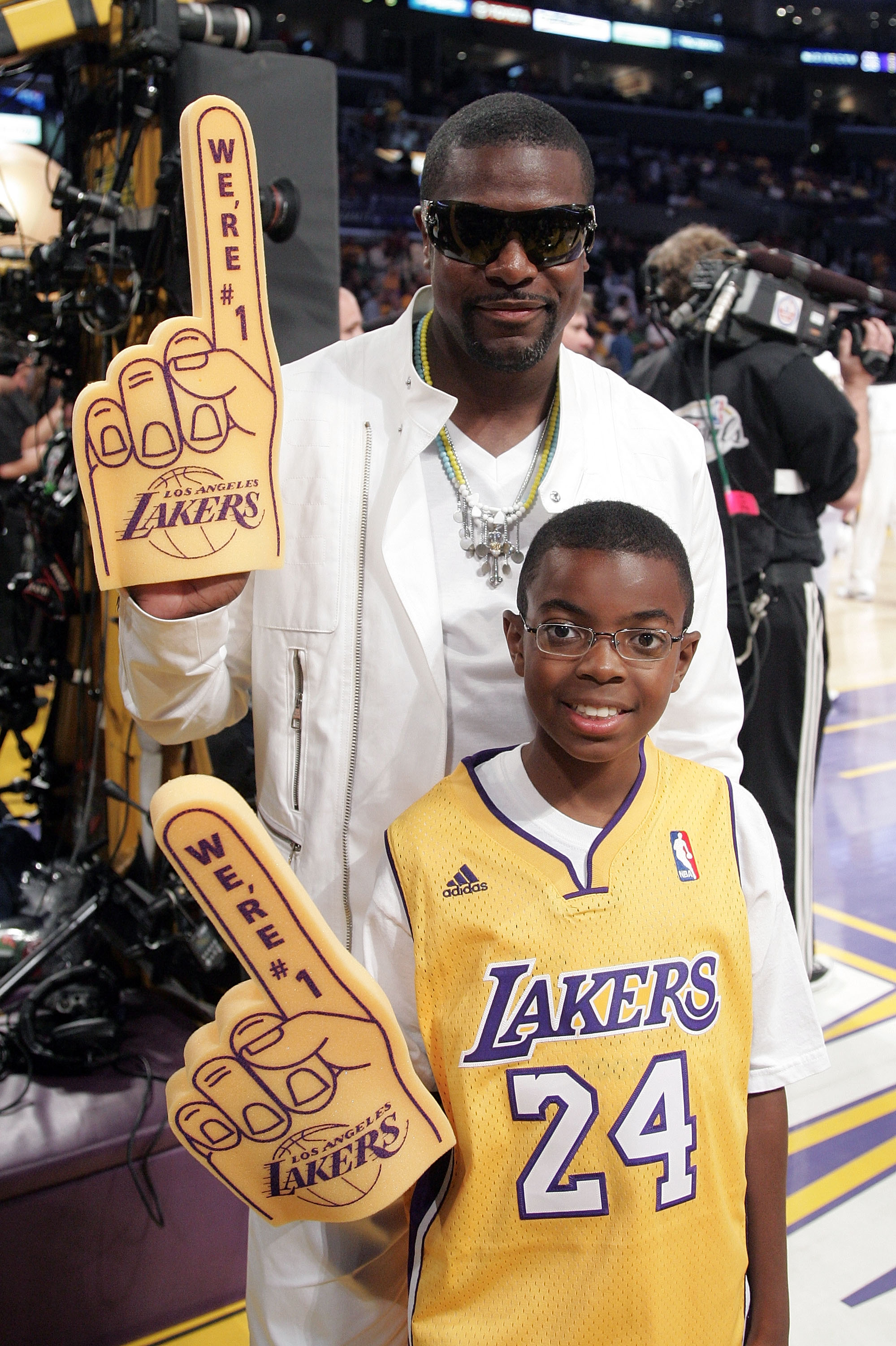 Chris Tucker and Destin Christopher during Game Five of the 2008 NBA Finals on June 15, 2008, at Staples Center in Los Angeles, California. | Source: Getty Images