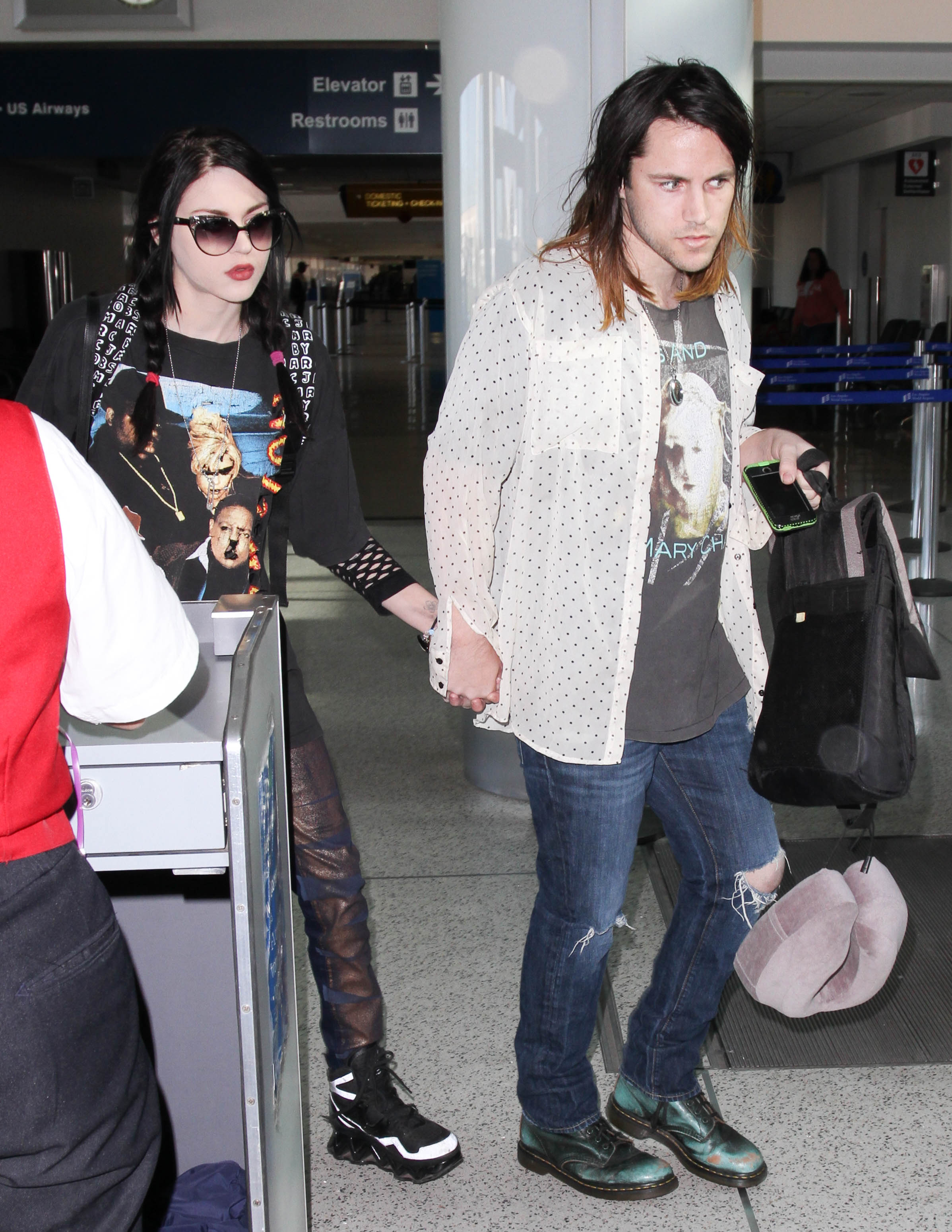 Frances Cobain and Isaiah Silva seen at LAX on January 23, 2015, in Los Angeles, California | Source: Getty Images