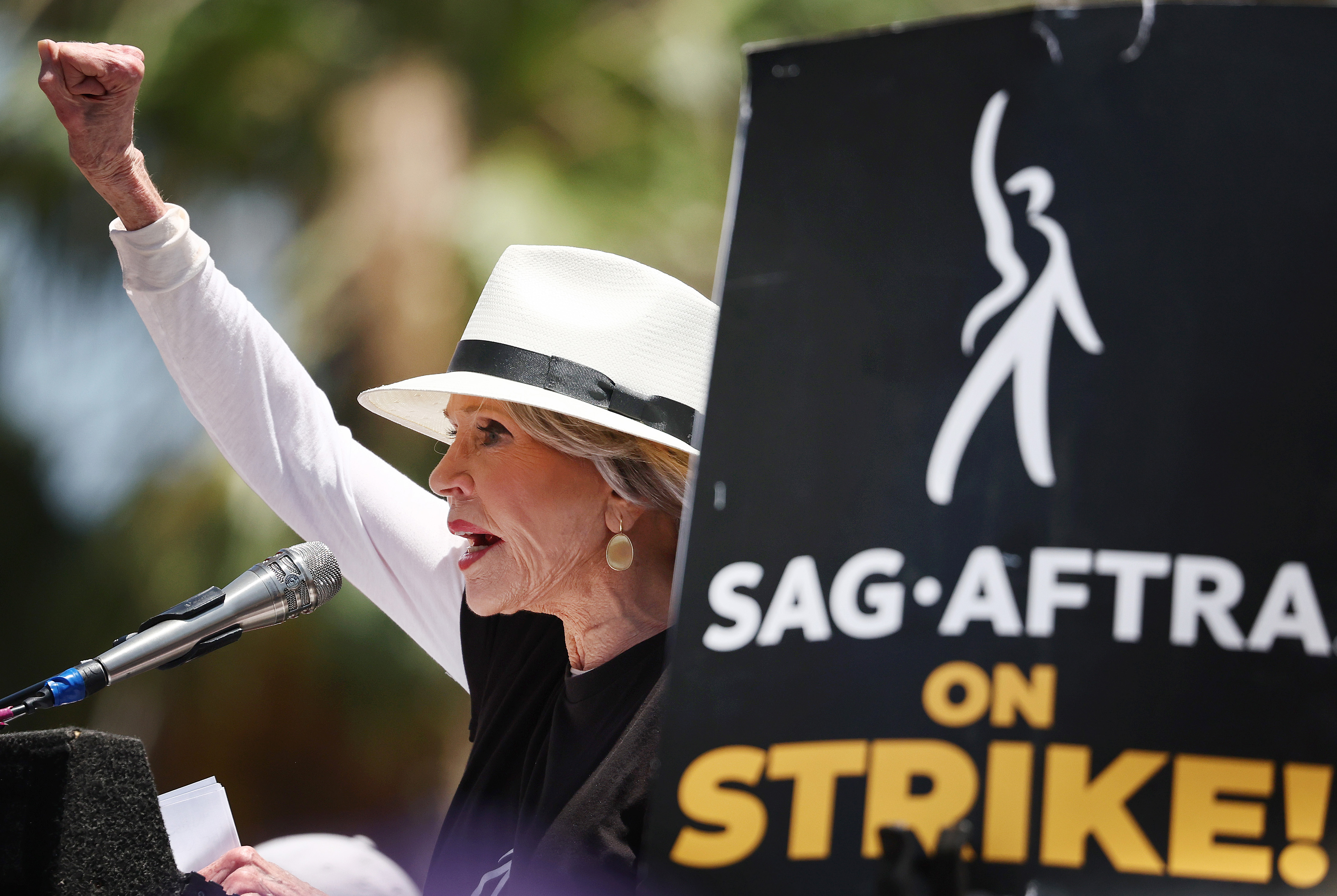 Jane Fonda on the picket line with striking SAG-AFTRA and Writers Guild of America (WGA) members in solidarity outside Netflix studios on July 28, 2023 in Los Angeles, California | Source: Getty Images