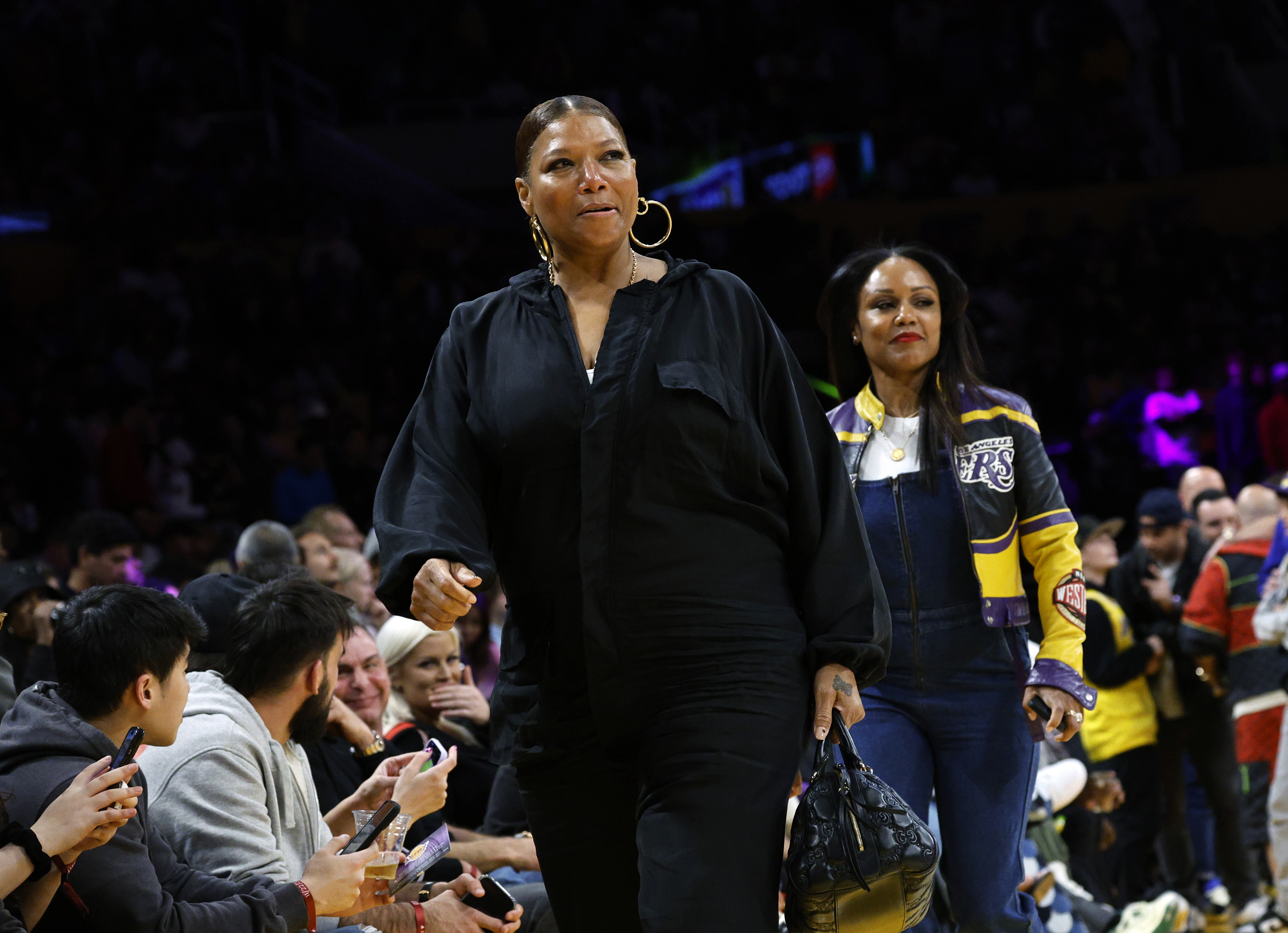 Queen Latifah and Eboni Nichols attend a Lakers game in Los Angeles on November 22, 2023 | Source: Getty Images