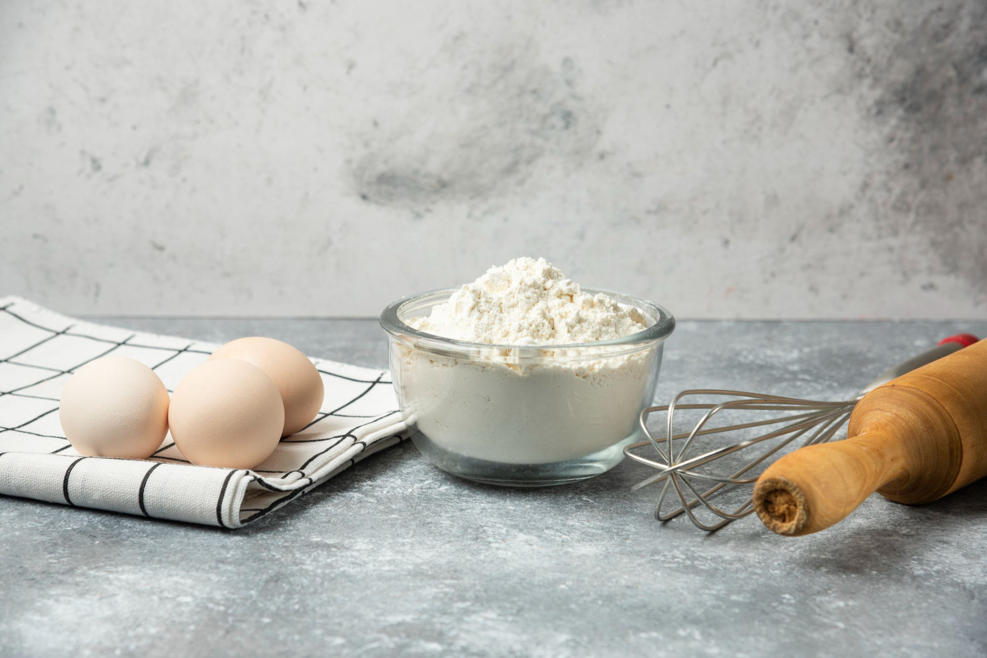 Flour in a bowl | Source: Freepik