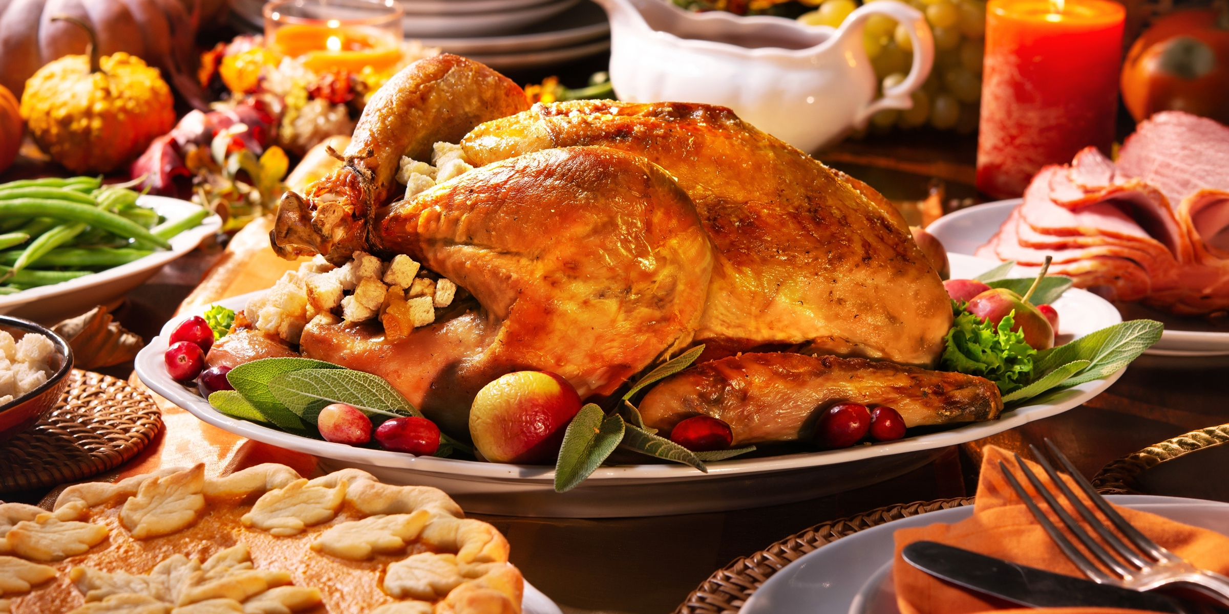 A Thanksgiving turkey on a dinner table | Source: Shutterstock