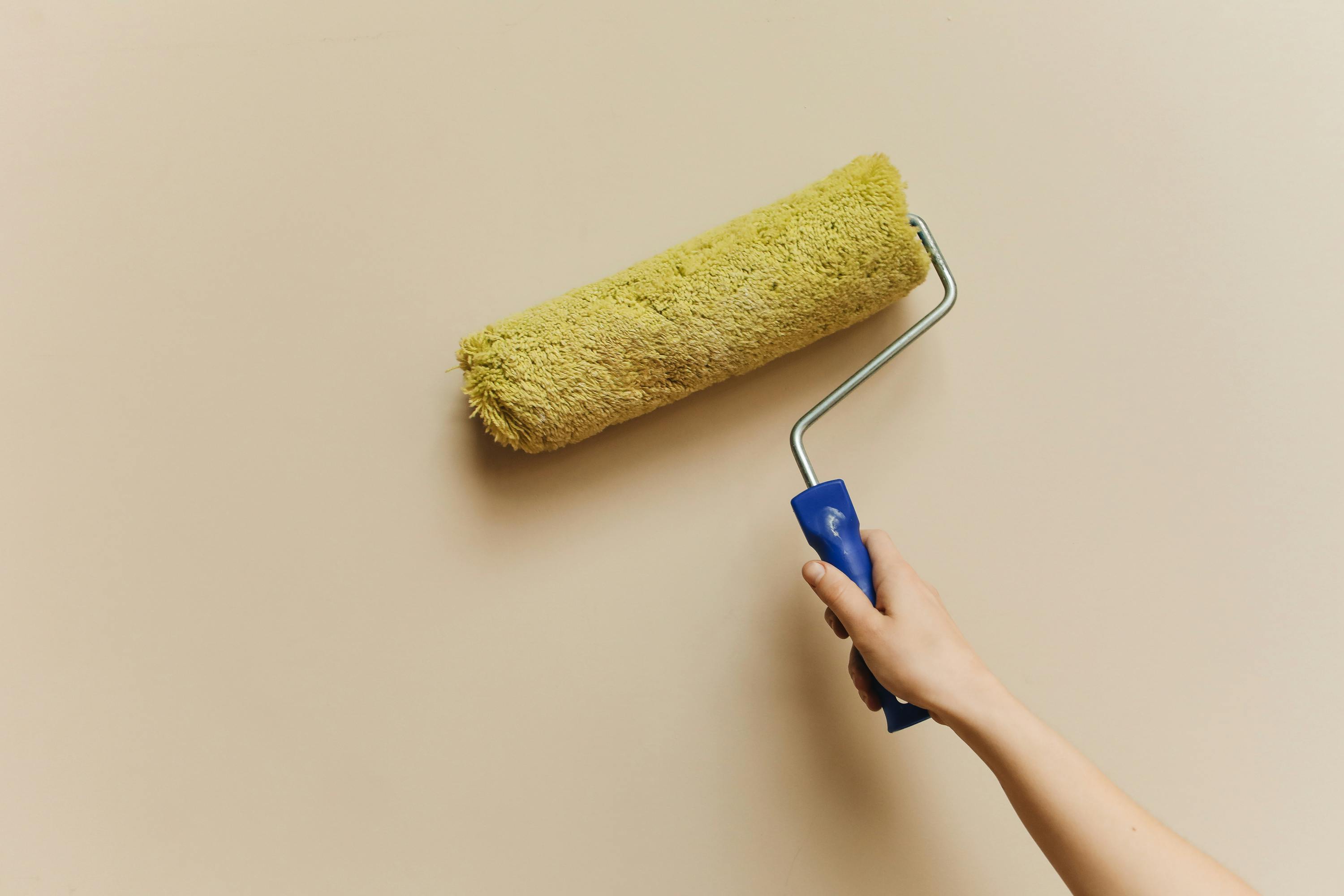 Painting walls | Source: Pexels