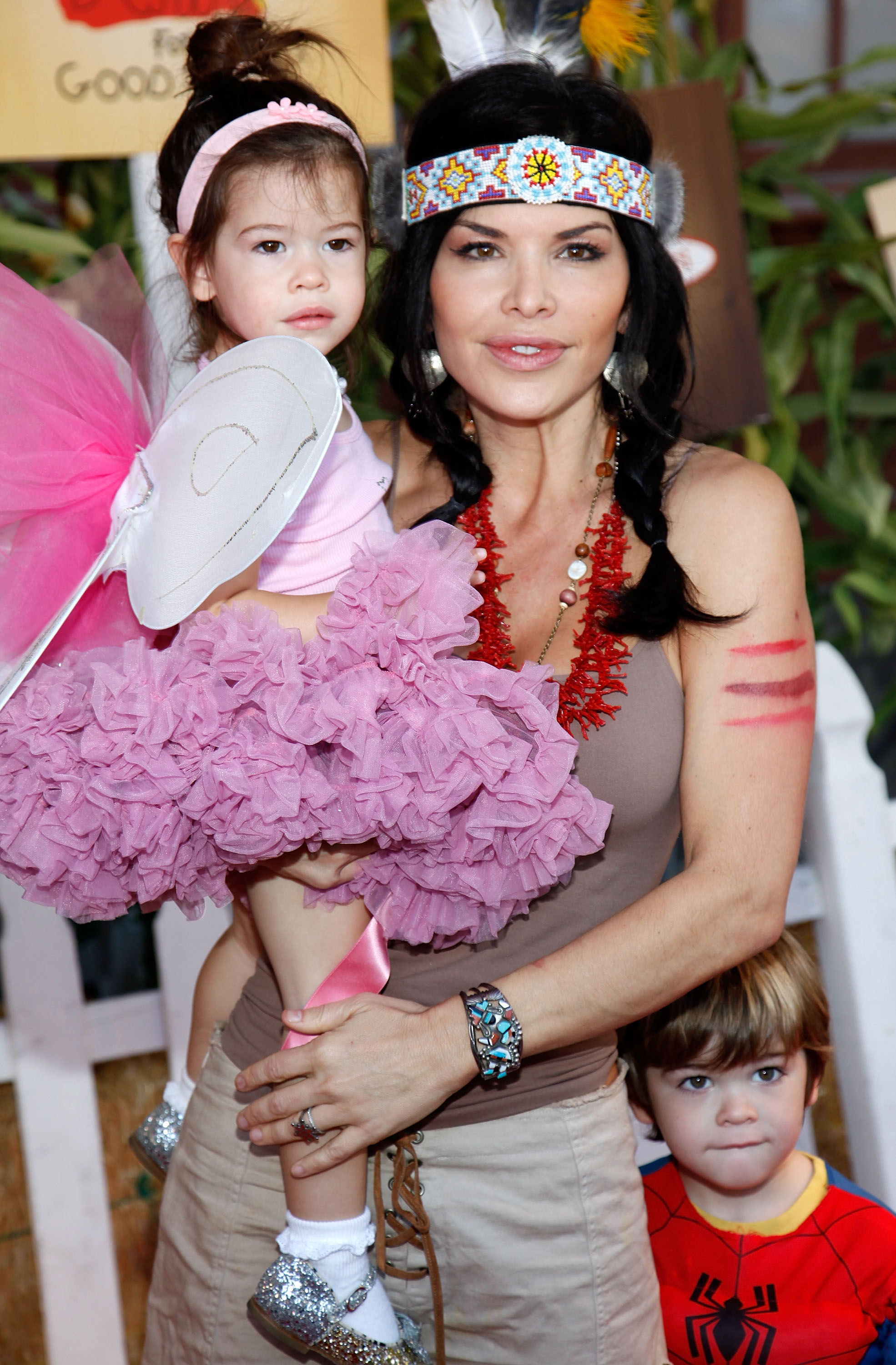 Lauren Sánchez Bezos with two of her kids at Camp Ronald McDonald For Good Times' 17th Annual Halloween Carnival in Universal City, California on October 25, 2009. | Source: Getty Images