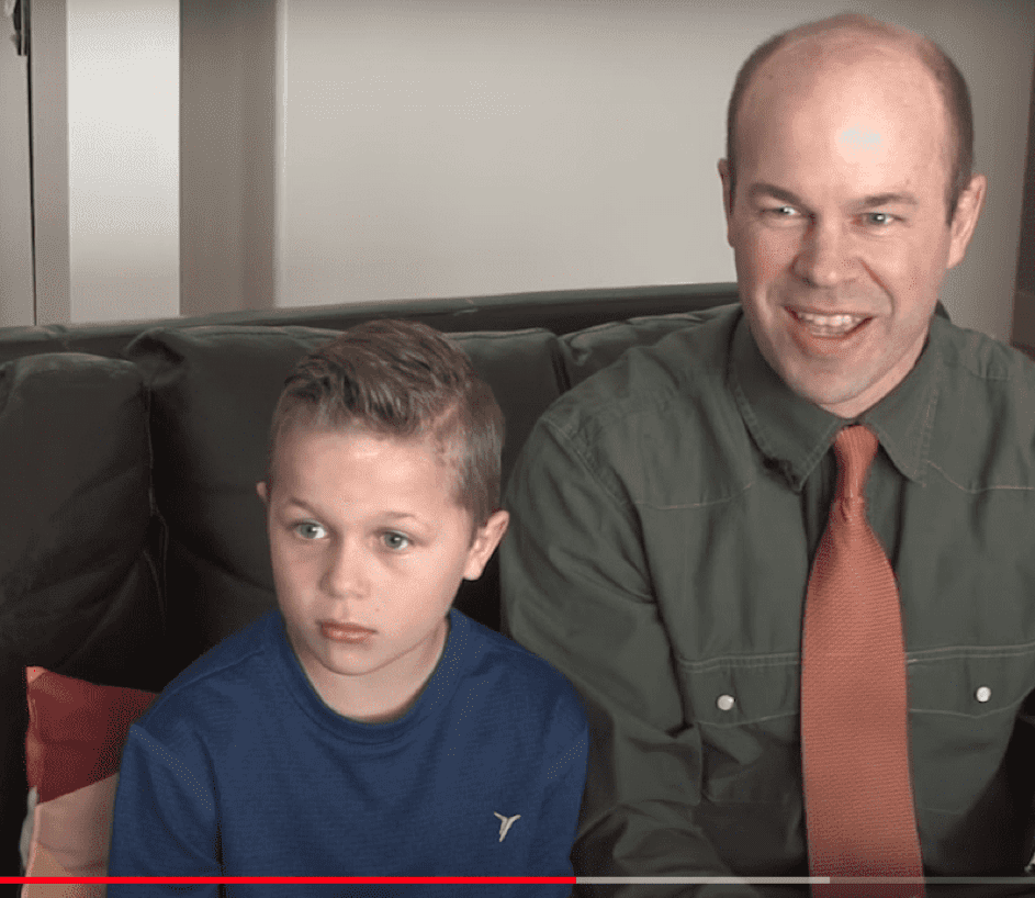 J.T. während eines Interviews, nacher er auf wundersame Weise seinen Vater Stephen rettete. | Quelle: Youtube.com/East Idaho News
