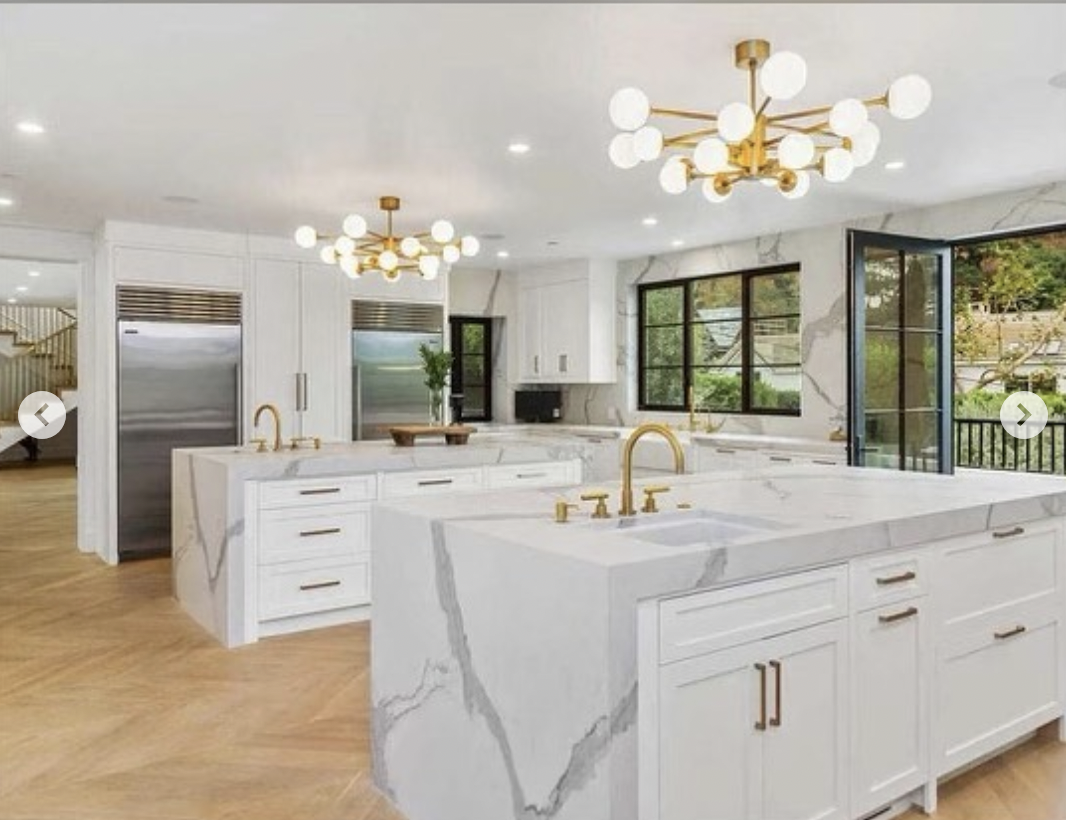 The kitchen at Rihanna's Beverly Hills mansion, published in July 2021 | Source: instagram/drip