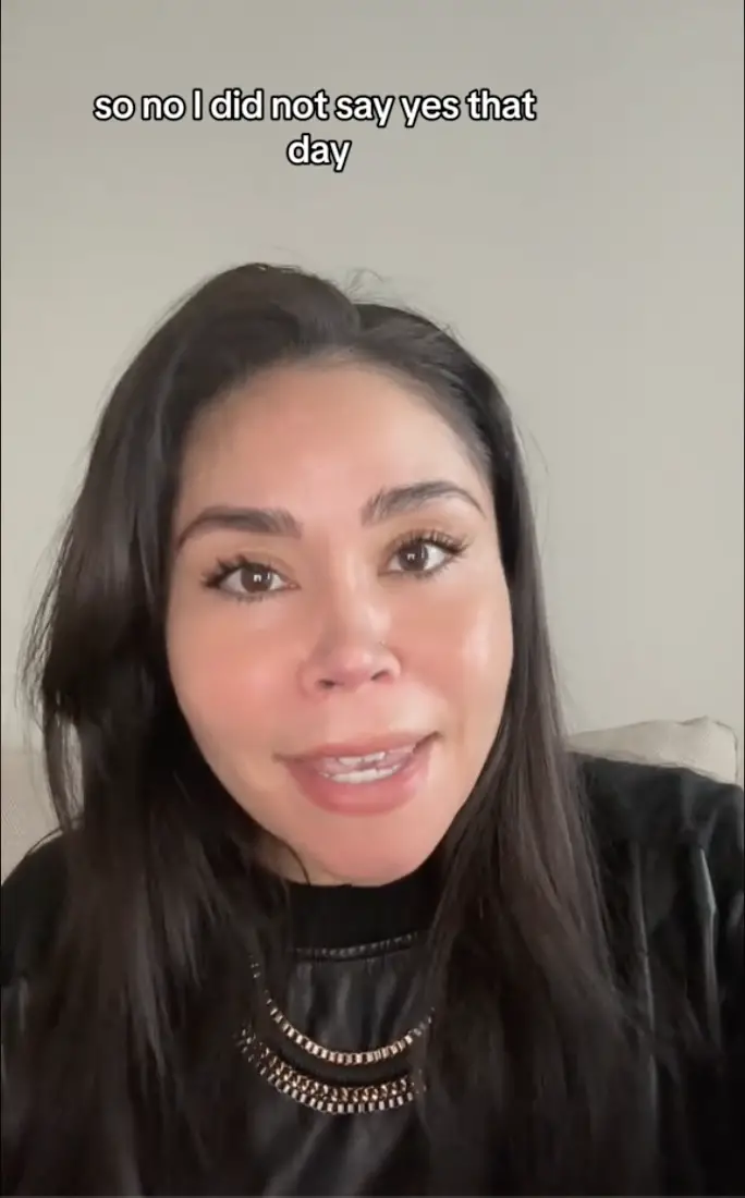 Tiffany Lyn telling the story of what she did after realizing her boyfriend was cheating on her during his proposal in a post uploaded on November 25, 2023 | Source: TikTok/triumphantlytraumatized