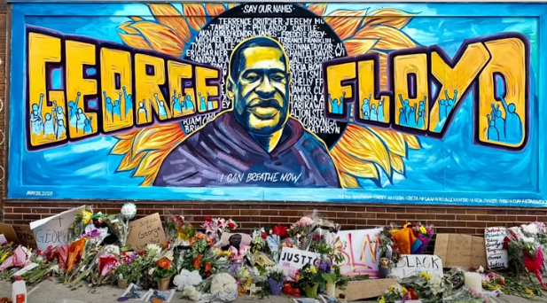 Memorial to George Floyd displayed before a match between the Minnesota Vikings and Green Bay Packers. | Source: YouTube/Minnesota Vikings.