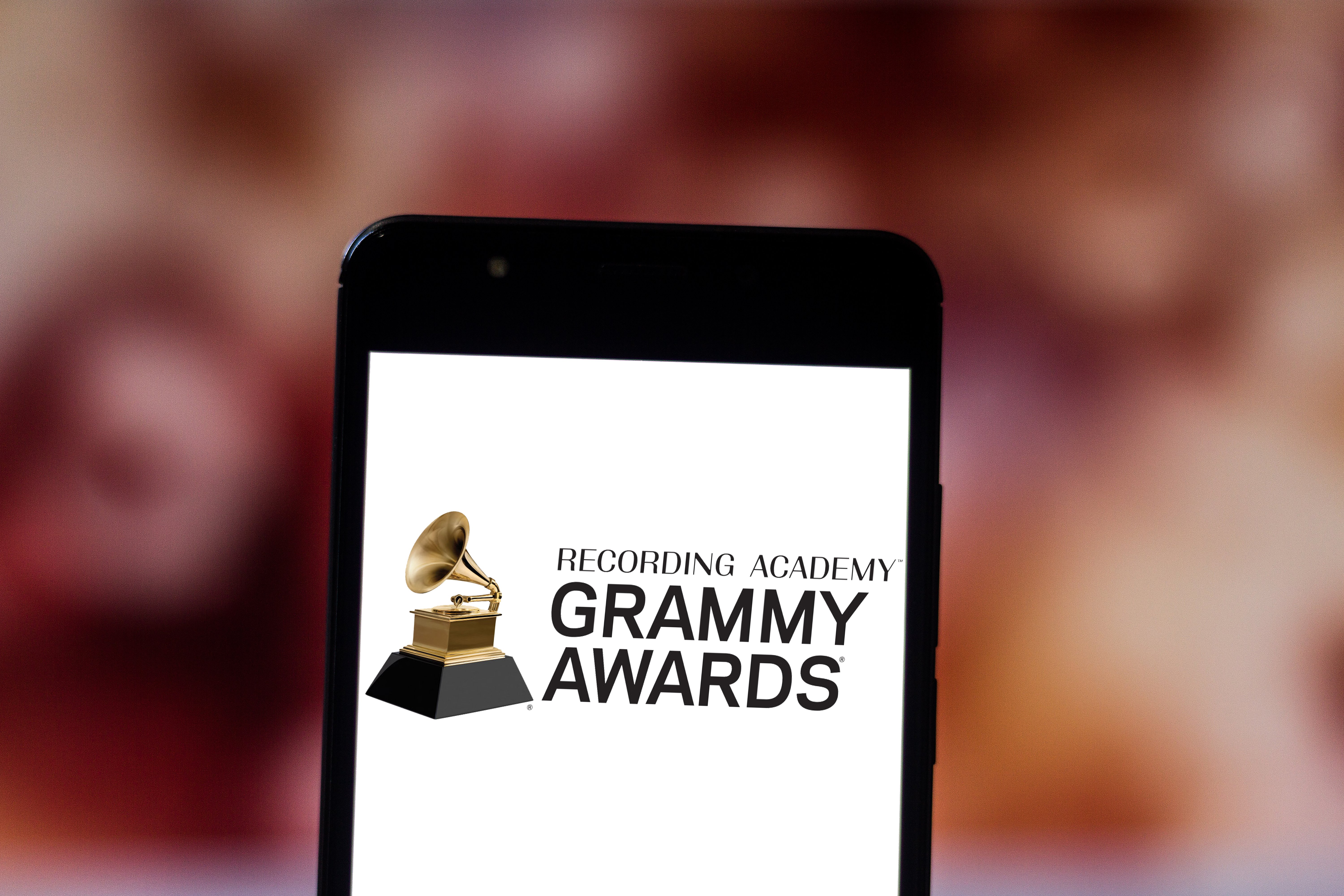 The Grammy Awards logo is displayed on a smartphone in Brazil, June 19, 2019 | Photo: Shutterstock