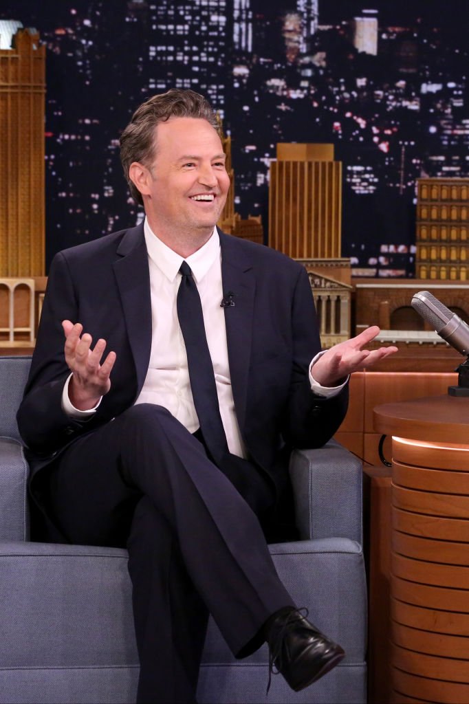 Matthew Perry lors d'une interview le 16 mai 2017. | Photo : Getty Images