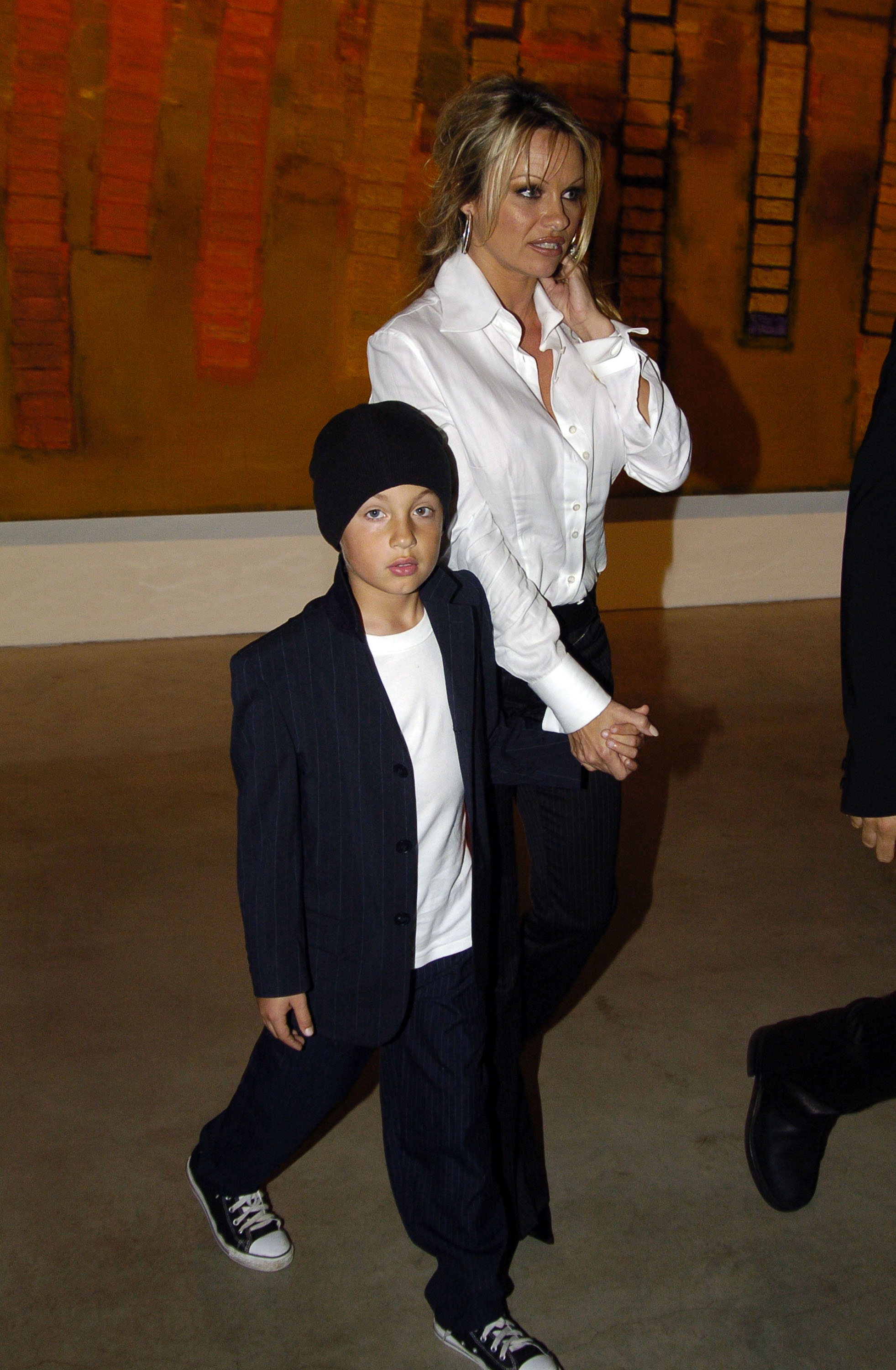 Pamela Anderson, and her son Brandon in California in 2005 | Source: Getty Images