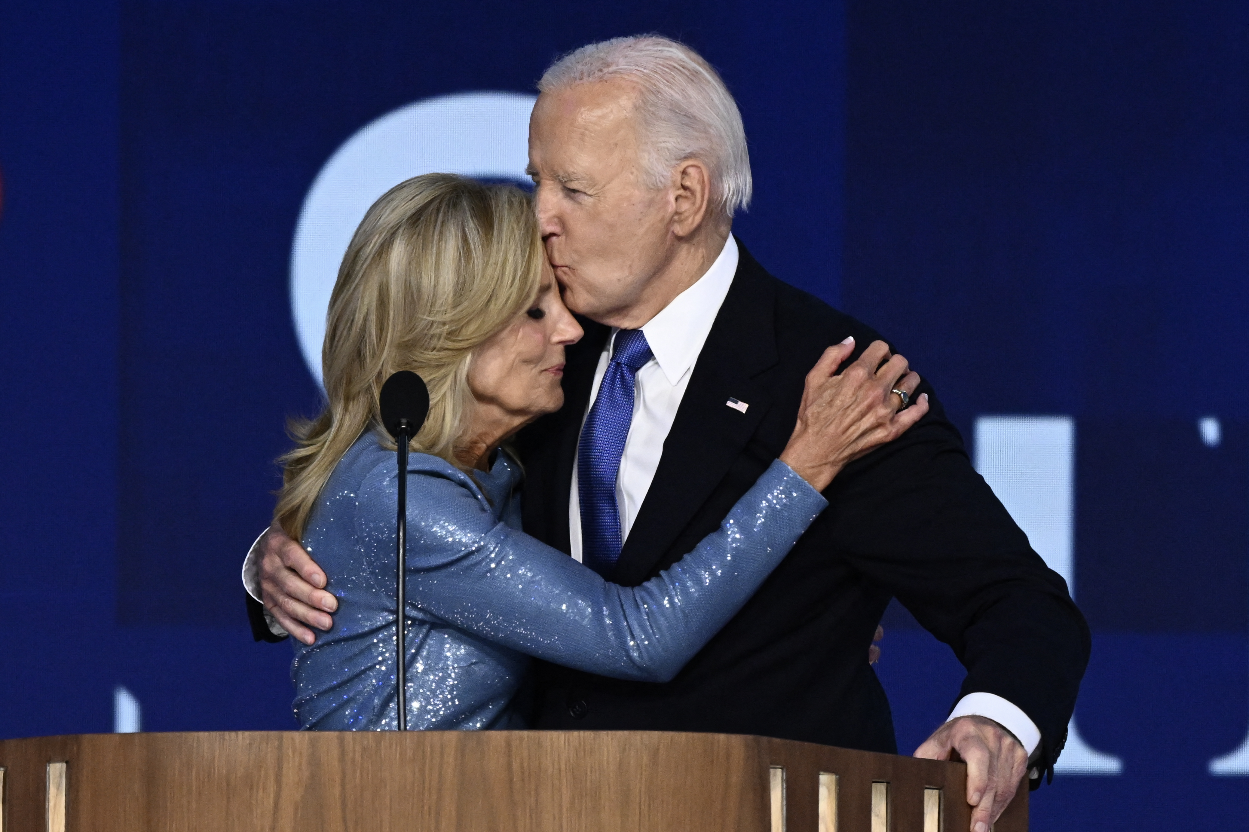 Former U.S. President Joe Biden kisses Jill Biden at the Democratic National Convention in Chicago on August 19, 2024 | Source: Getty Images