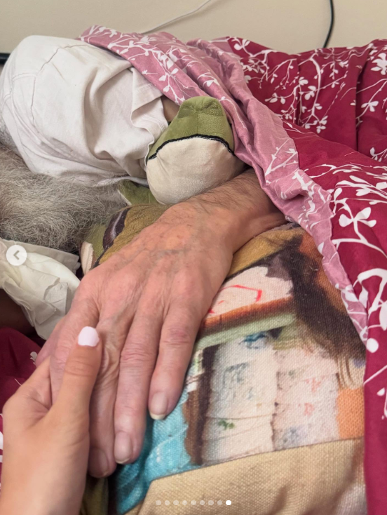 Sadie Robertson Huff shares a private moment with her grandfather, Phil Robertson, reflecting on his faith and legacy in a heartfelt Instagram tribute | Source: Instagram/legitsadierob
