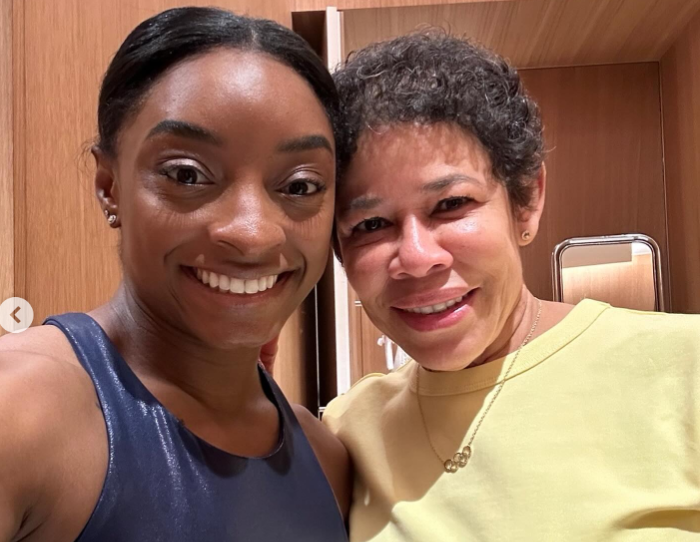 Simone and Nellie Biles, dated August 9, 2024 | Source: Instagram/nblouise110