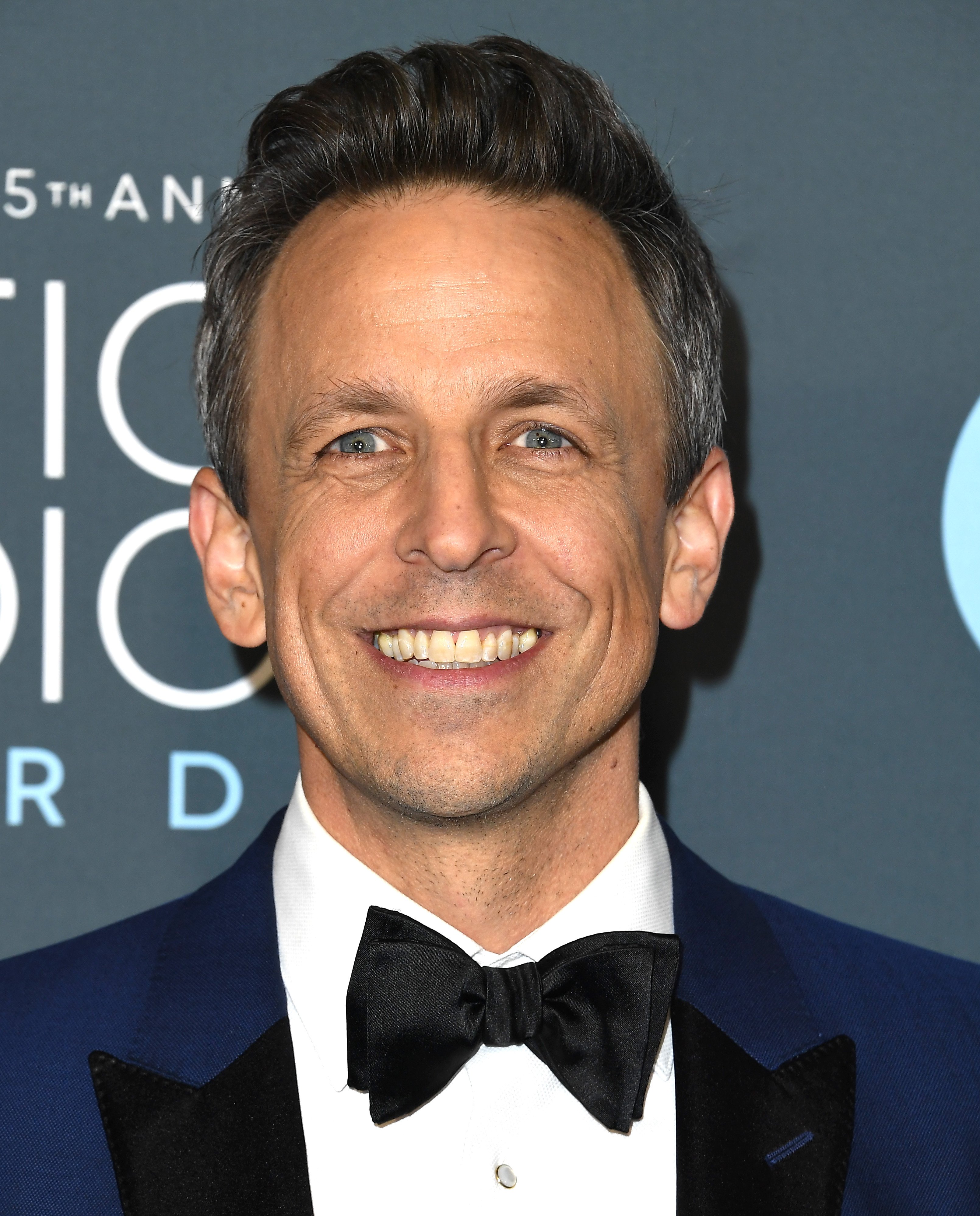 Seth Meyers arrives at the 25th Annual Critics' Choice Awards at Barker Hangar on January 12, 2020|Photo: Getty Images