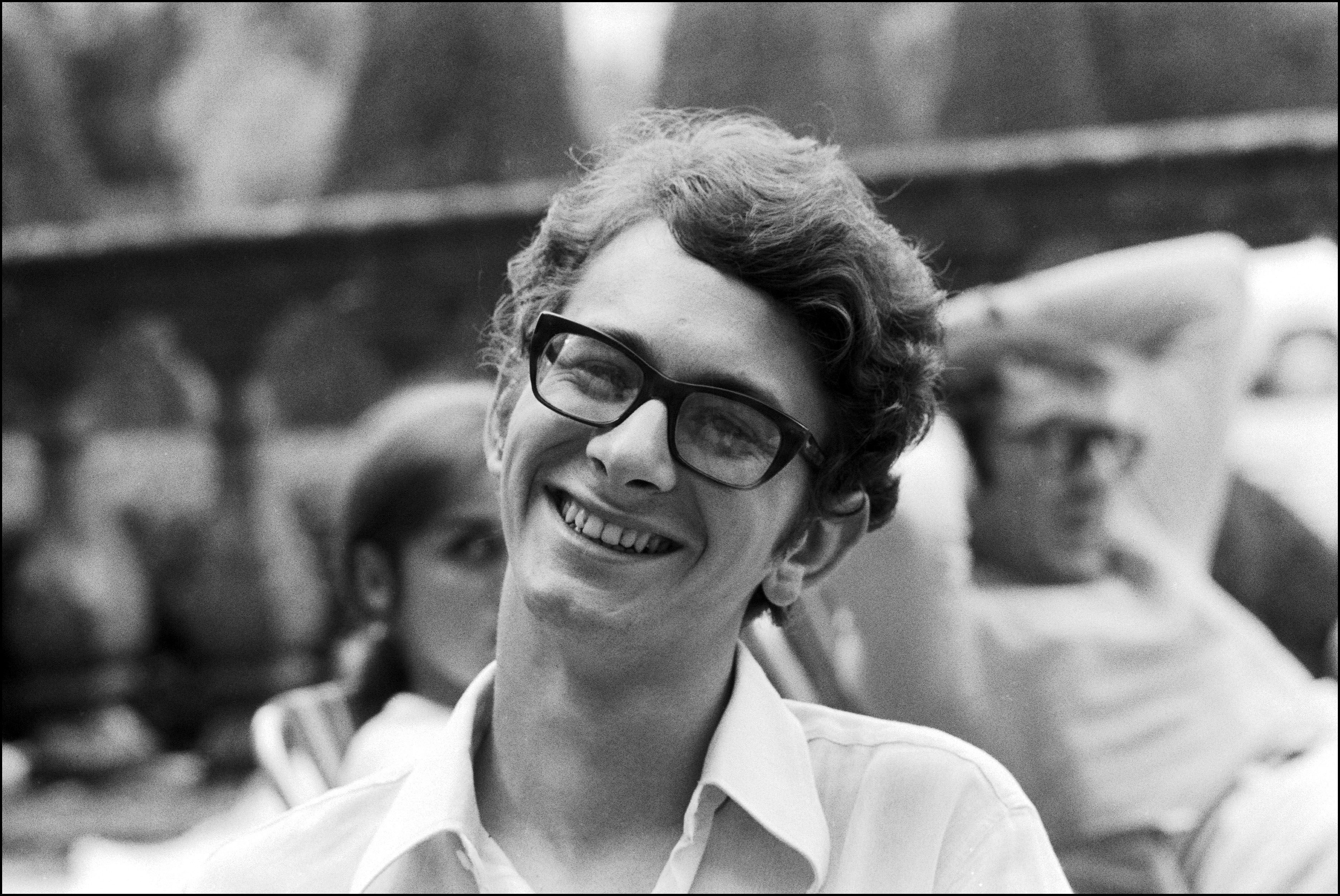 Photo en noir et blanc du comédien et réalisateur Xavier Gélin plus jeune | Photo : Getty Images