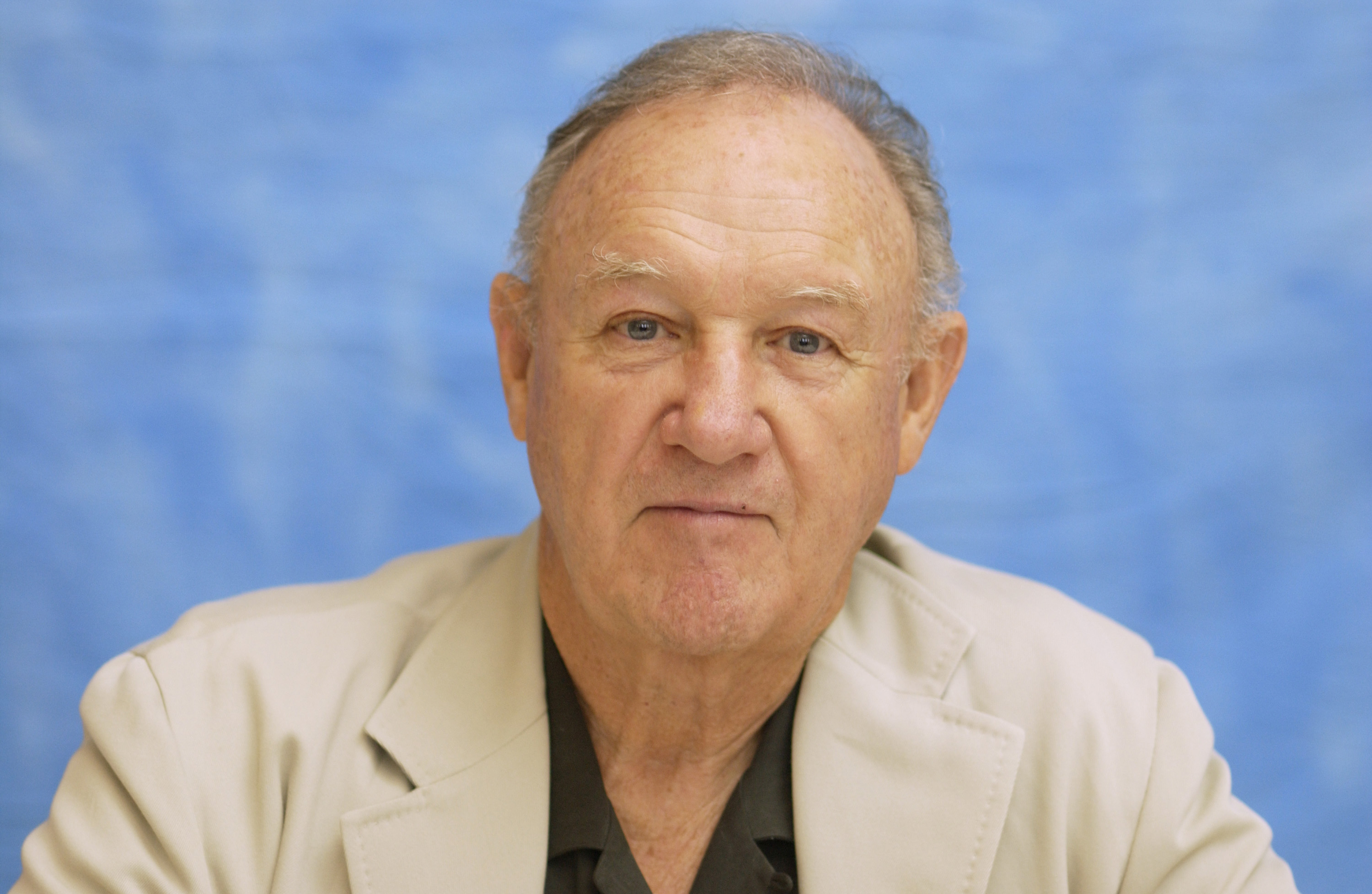 Gene Hackman is pictured during a press conference, circa September 19, 2003 | Source: Getty Images