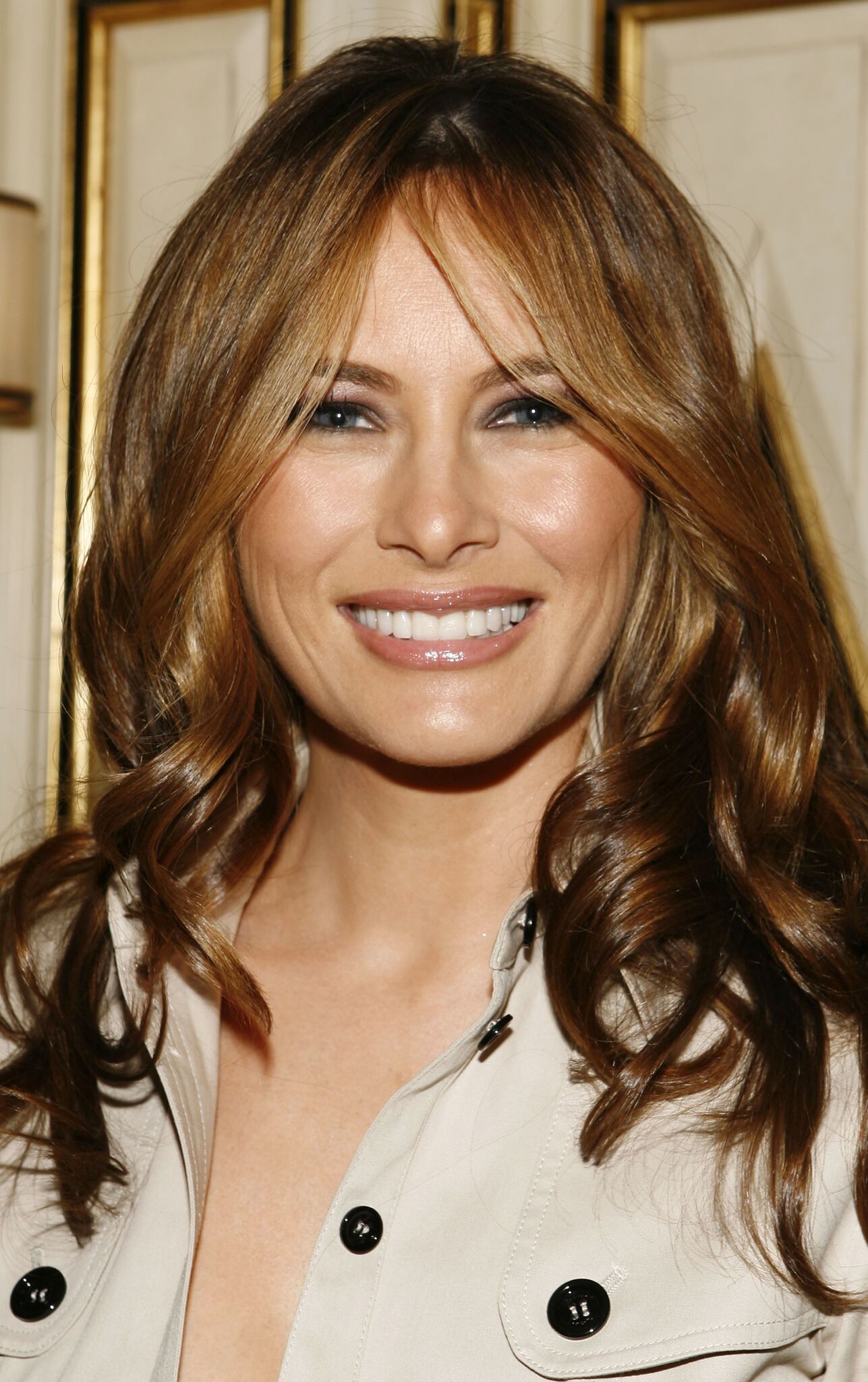 melania trump with downcast face