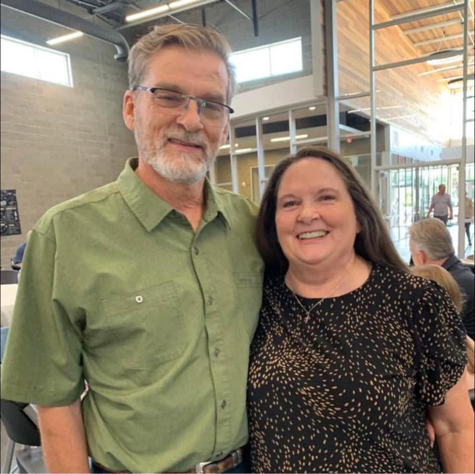 Dale was an Air Force veteran, sculptor, gardener and beekeeper whose family praised his humility and work ethic. A routine stop placed him in the path of the gunman near the Twin Falls In-N-Out. | Source: Facebook/Reinette Schultz