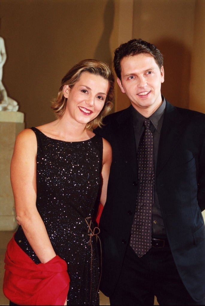 Les journalistes Laurence Ferrari et son mari Thomas Hugues le 21 octobre 2000 à Paris, France. | Photo : Getty Images