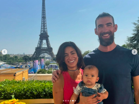 Nicole, Nico and Michael Phelps posing for a picture, posted on August 1, 2024 | Source: Instagram/m_phelps00