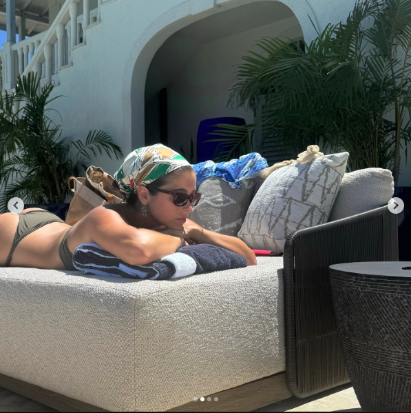 Lola Consuelos enjoying a relaxing day, posted on August 23, 2024 | Source: Instagram/theyoungestyung