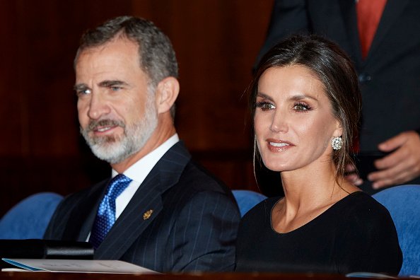 El Rey Felipe VI de España y la Reina Letizia de España asistieron al 27º Concierto de los Premios Princesa de Asturias en el Auditorio Príncipe Felipe el 18 de octubre de 2018 en Oviedo, España. | Foto: Getty Images