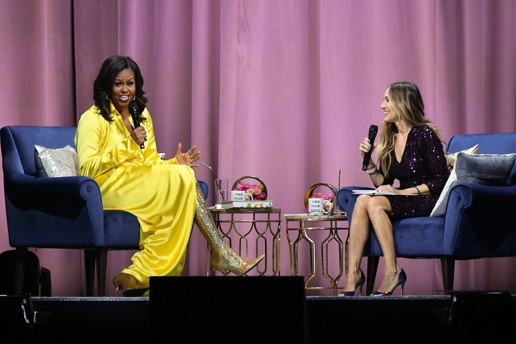Michelle Obama discusses her book "Becoming" with Sarah Jessica Parker on Dec. 19, 2018 in New York City | Photo: Getty Images