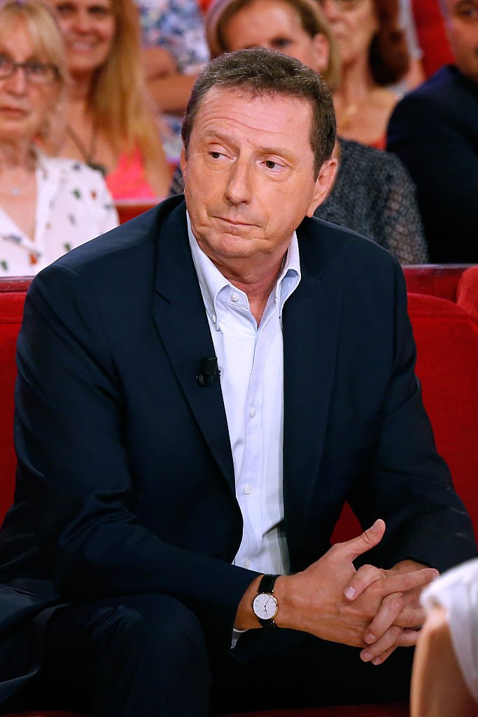 Pierre Botton assiste à l'émission de télévision française 'Vivement Dimanche'. Cette émission a eu lieu au Pavillon Gabriel le 2 septembre 2015 à Paris, France. | Photo : Getty Images