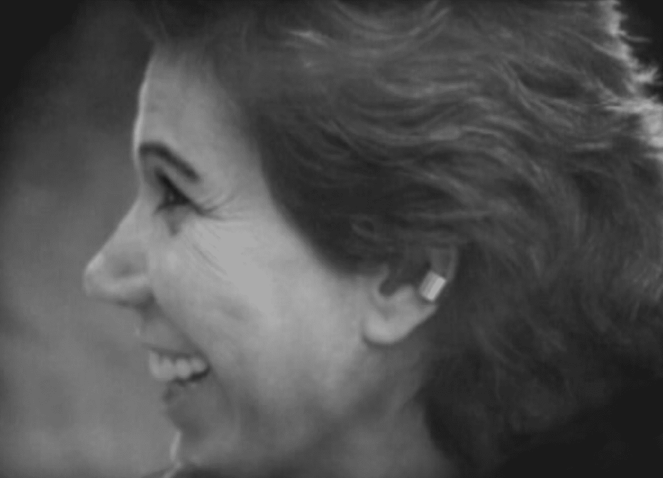 Nancy Cárdenas, dramaturga, autora y primera mexicana en declararse gay en la TV. | Imagen: YouTube/Instituto El Otro Lado