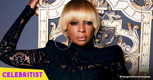 Mary J. Blige flaunts blonde curls & slim legs in ripped denim shorts & pink boots in new pic