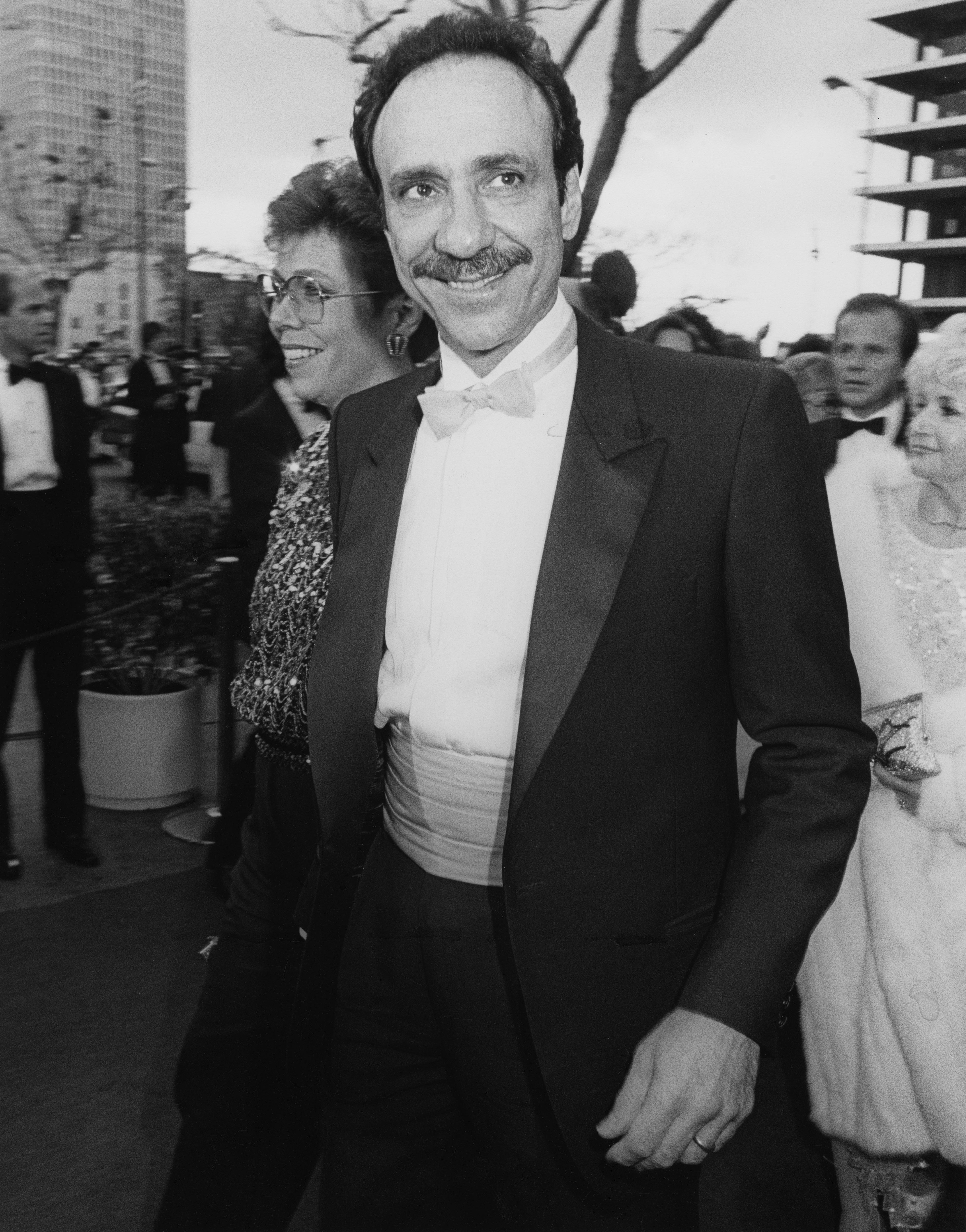 F. Murray Abraham and Kate Hannan attend the Academy Awards on March 25, 1985, in Los Angeles, California. | Source: Getty Images