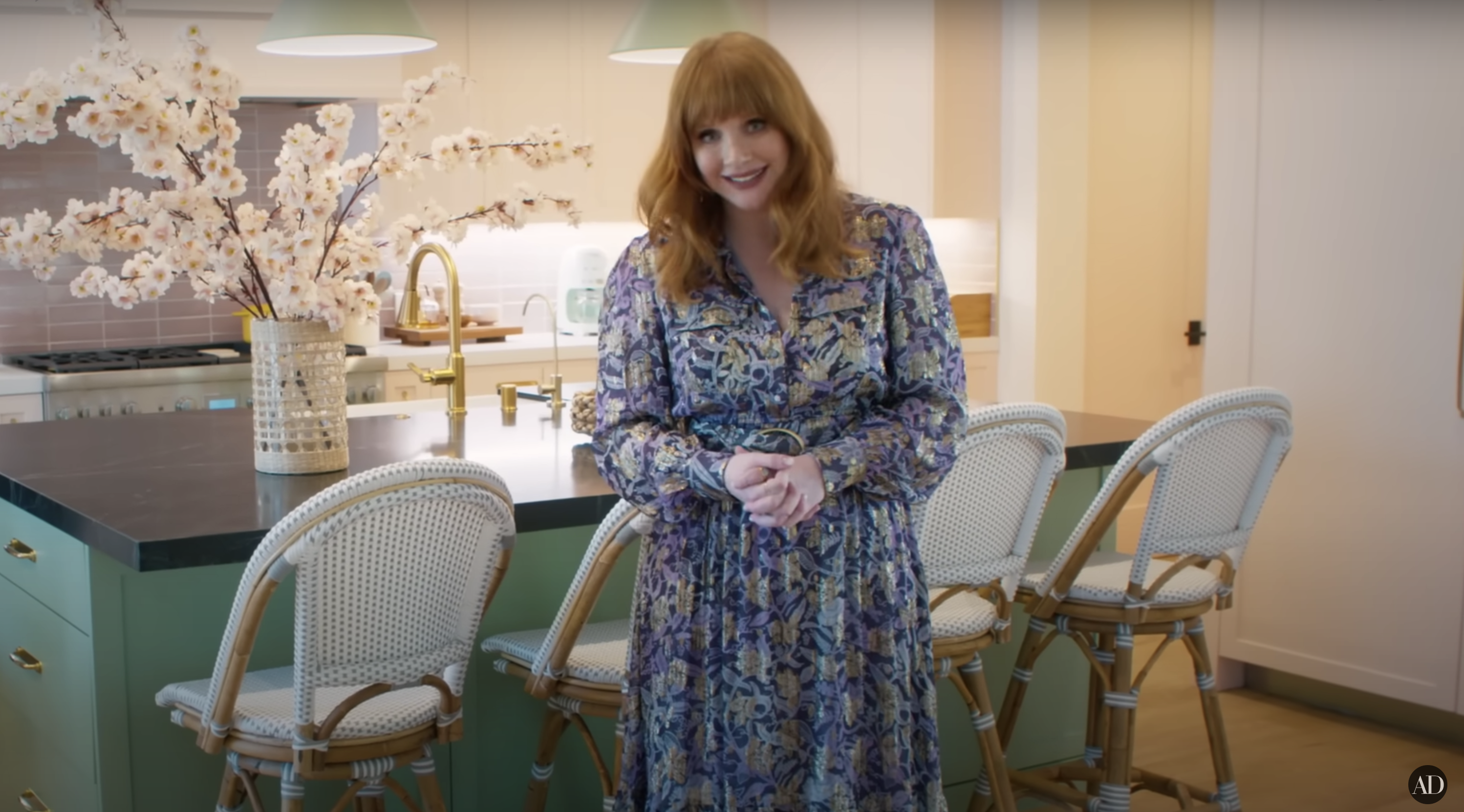 Bryce Dallas Howard's kitchen. | Source: Youtube/Architectural Digest