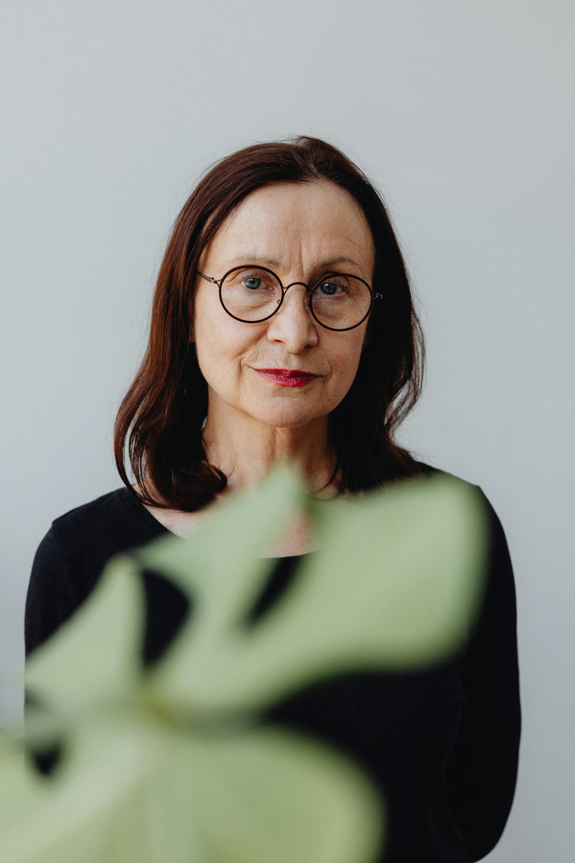 A senior woman wearing eyeglasses | Source: Pexels