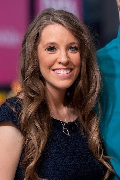  Jill Duggar Dillard visits "Extra" at their New York studios at H&M in Times Square in New York City | Photo: Getty Images