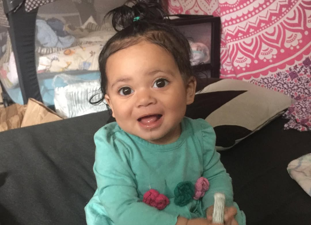 Elleven Broadus pictured on the bed, dated August 2023 | Source: Instagram/sorayaspanish