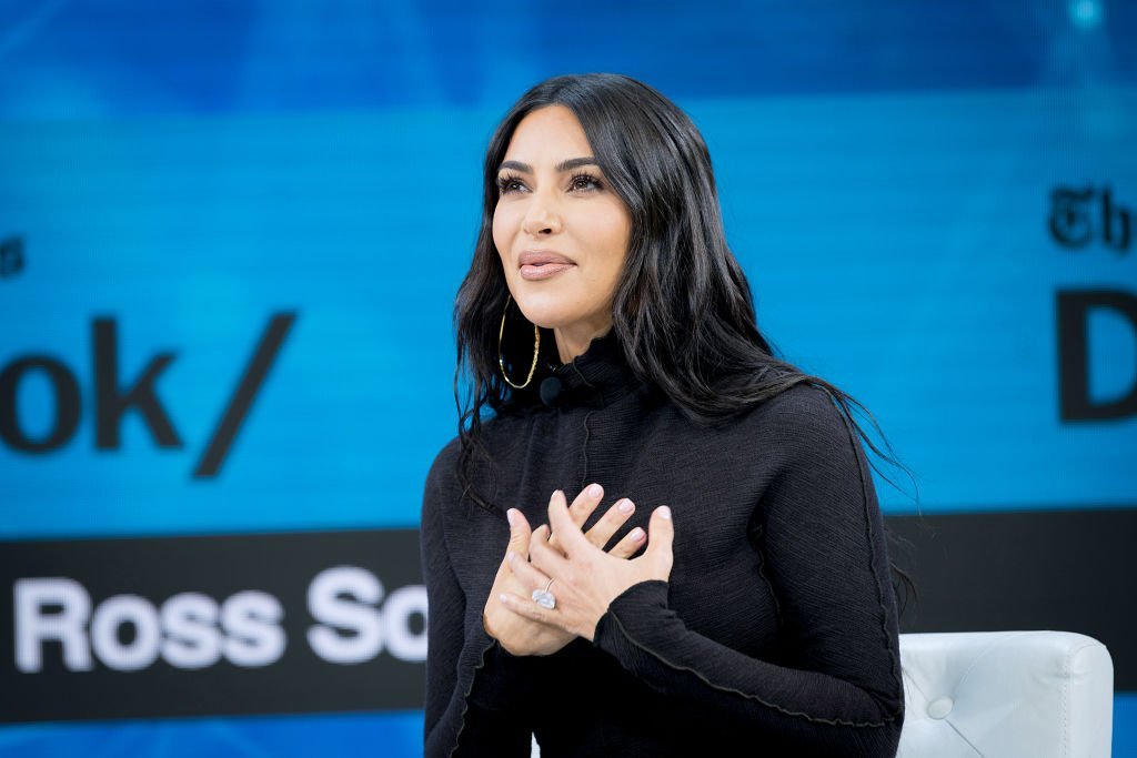  Kim Kardashian West speaks onstage at 2019 New York Times Dealbook | Photo: Getty Images