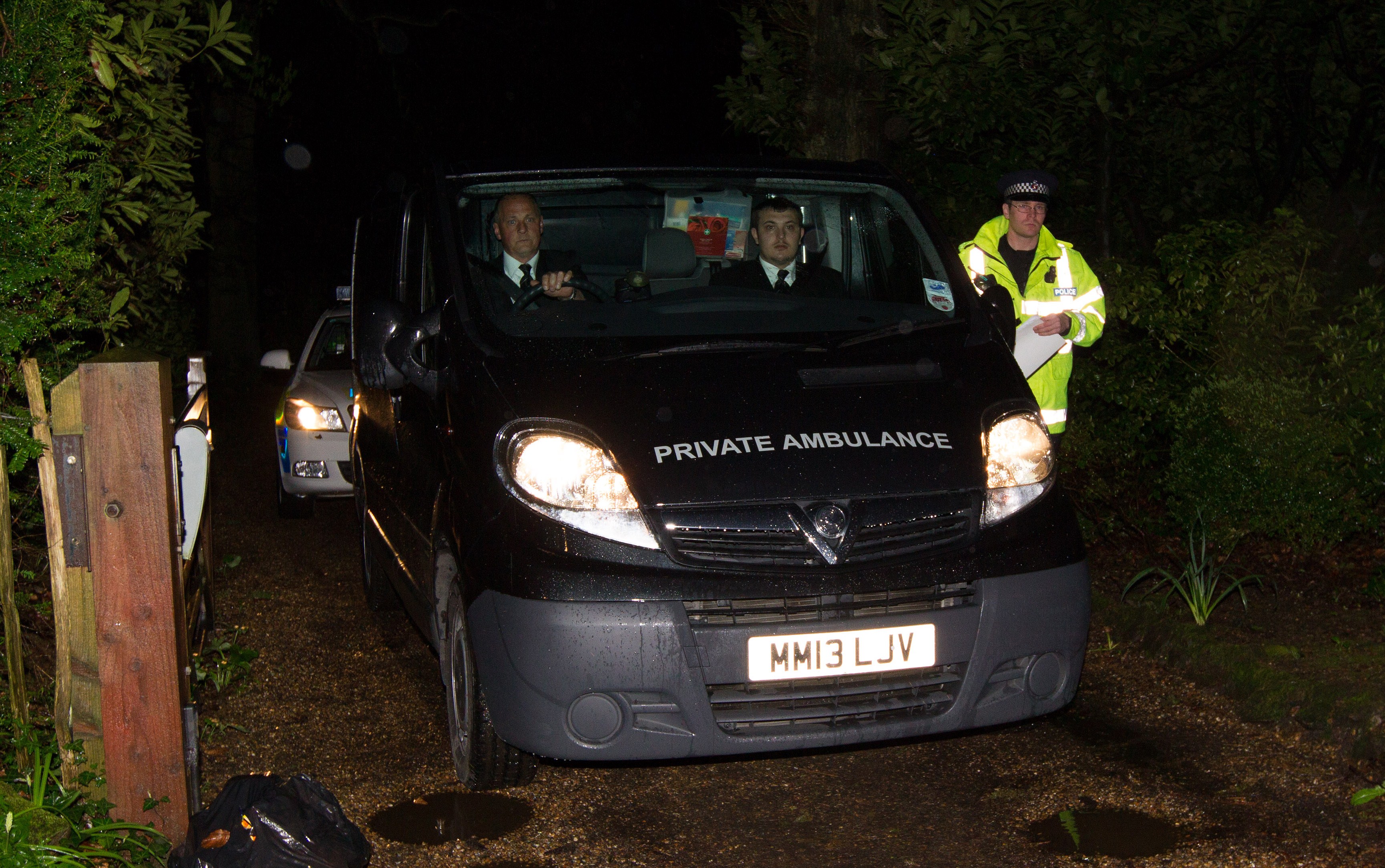A private ambulance photographed leaving the house of Peaches Geldof near the village of Wrotham in Kent, southern England, on 7 April 2014 where the 25-year-old had passed away earlier in the day. | Source: Getty Images