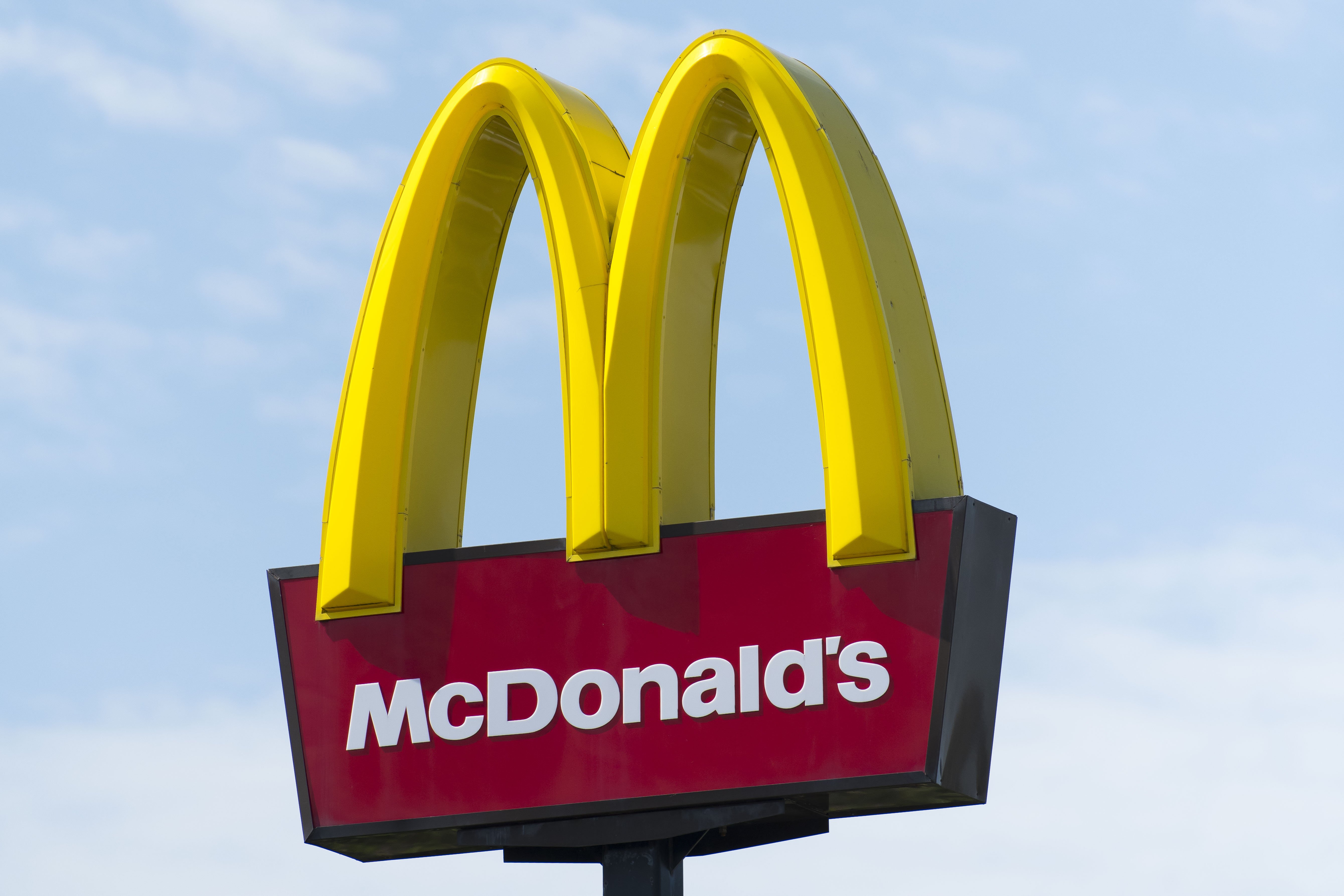 McDonald's golden arches in New Zealand | Photo: Getty Images