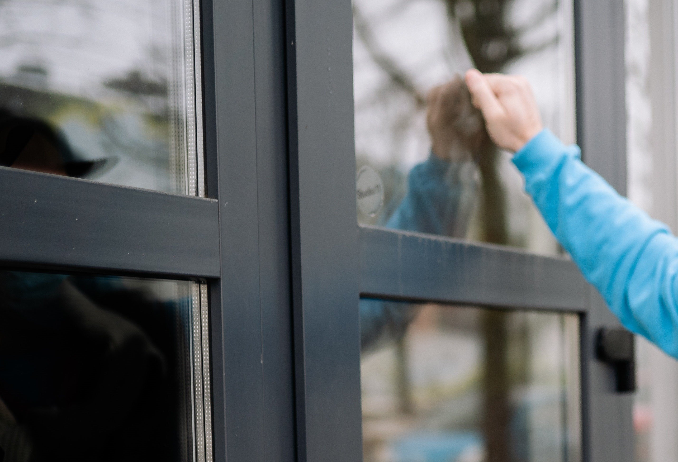 A man claiming to be OP's proxy school bus driver knocked on the door. | Source: Pexels 