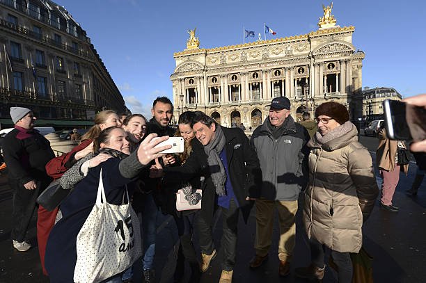 Christian Quesada et ses fans | Photo : Getty Images
