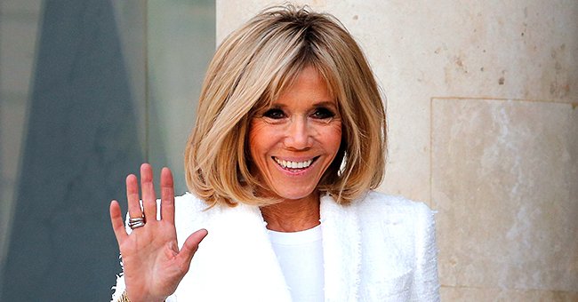 Brigitte Macron avec le sourire au lèvre | Photo : Getty Images Brigitte Macron avec le sourire au lèvre | Photo : Getty Images